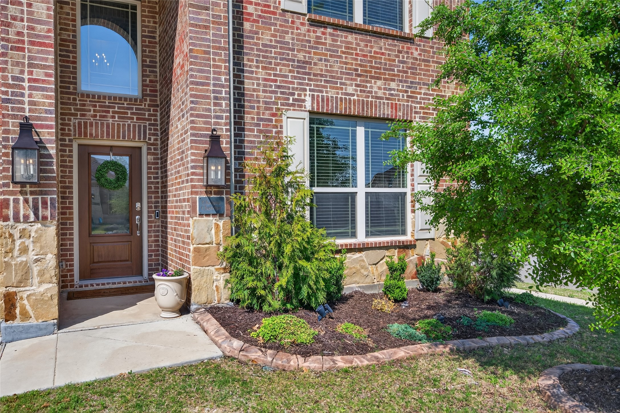 9300 Silver Dollar Drive