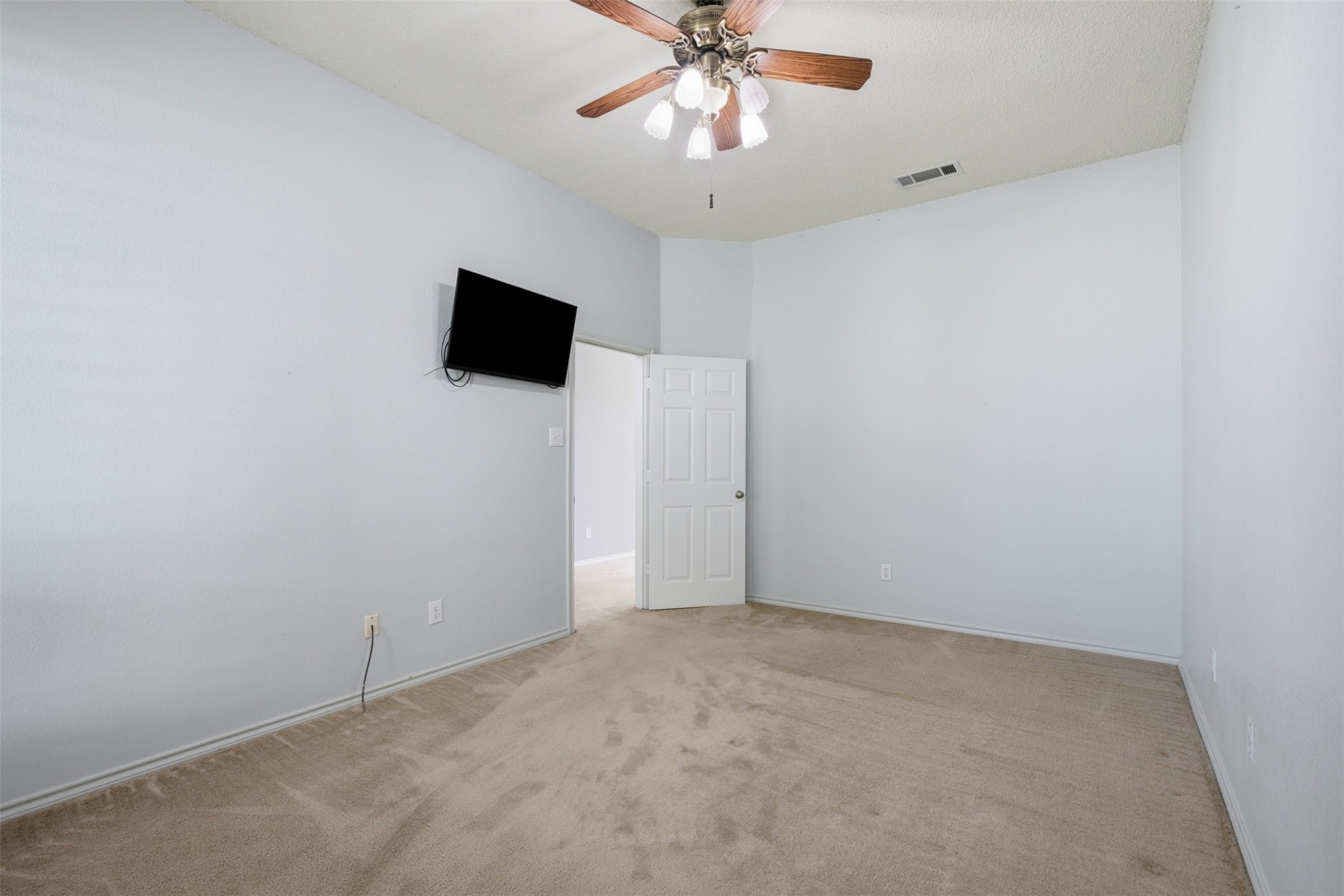 140 Woodcreek Drive
