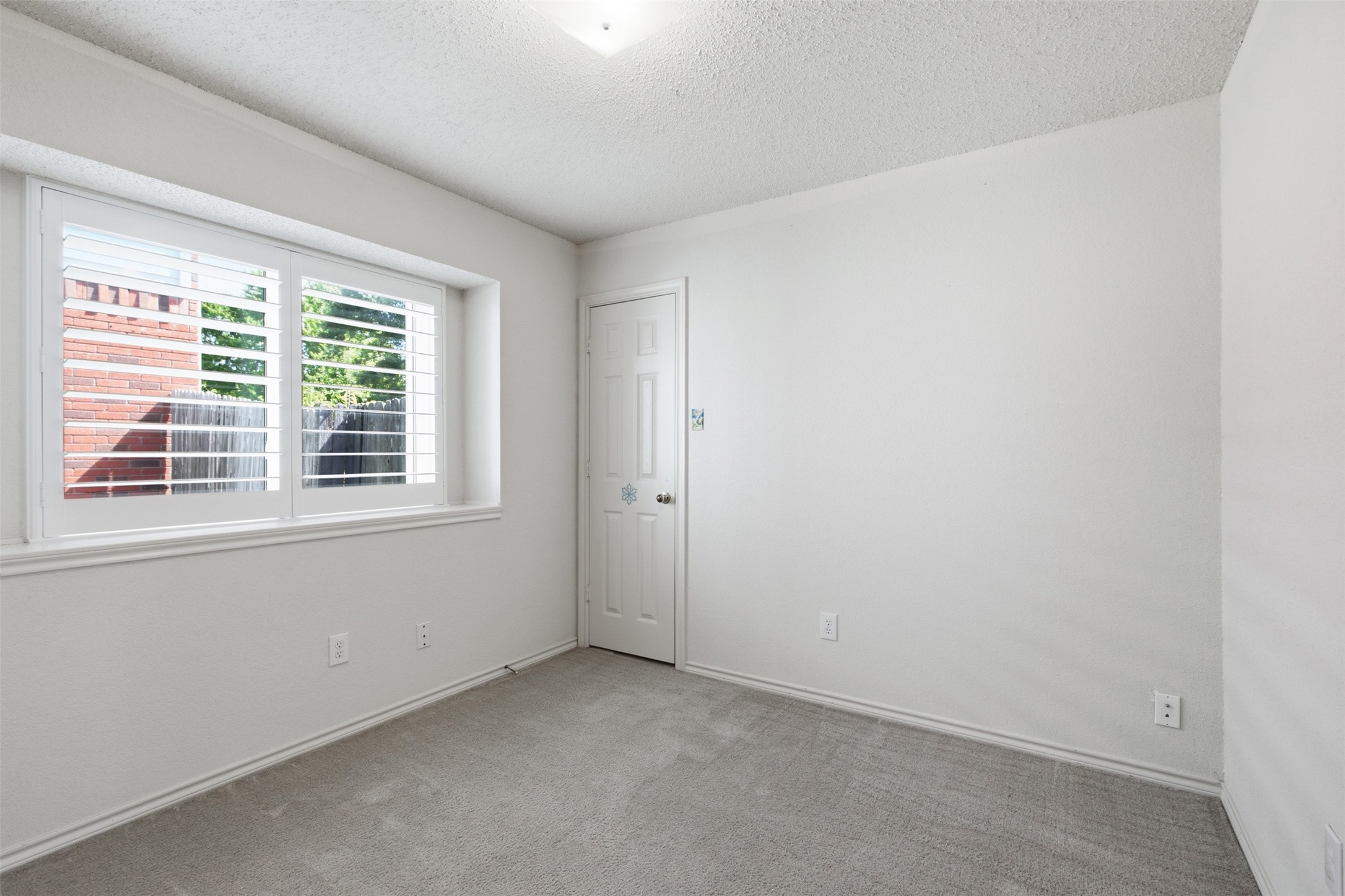 140 Woodcreek Drive