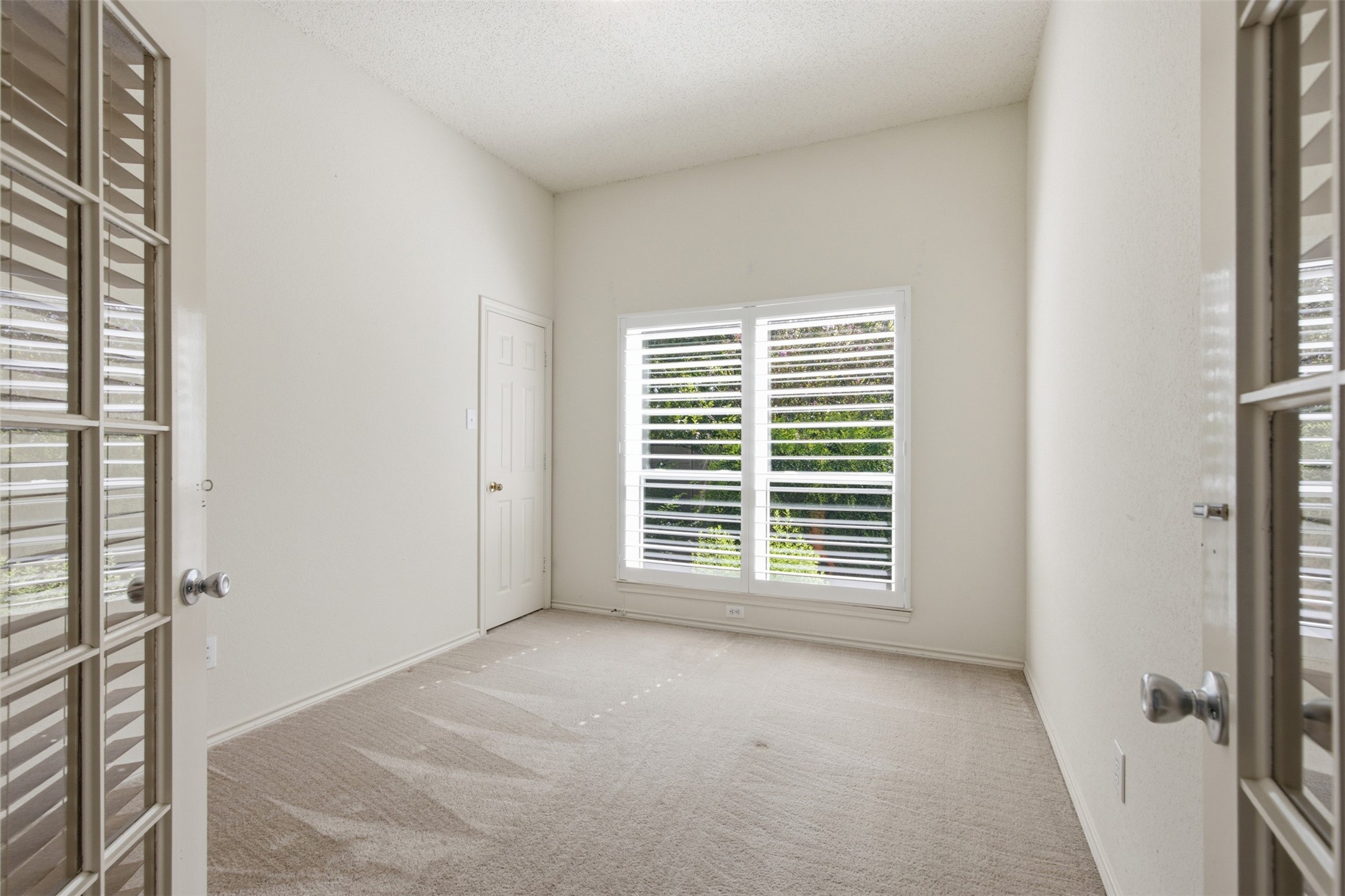 140 Woodcreek Drive