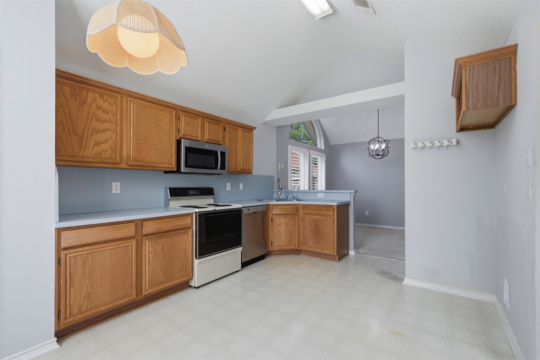 140 Woodcreek Drive
