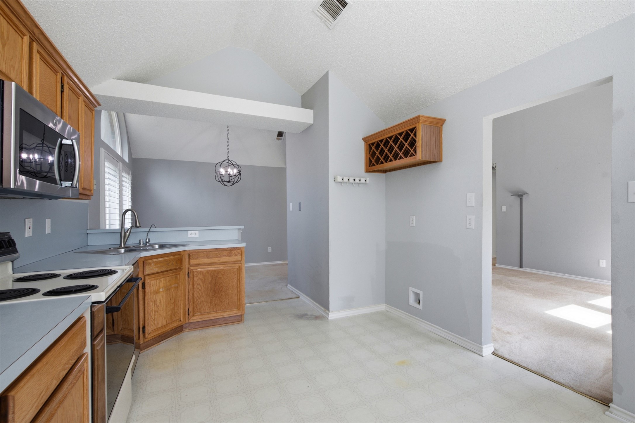 140 Woodcreek Drive