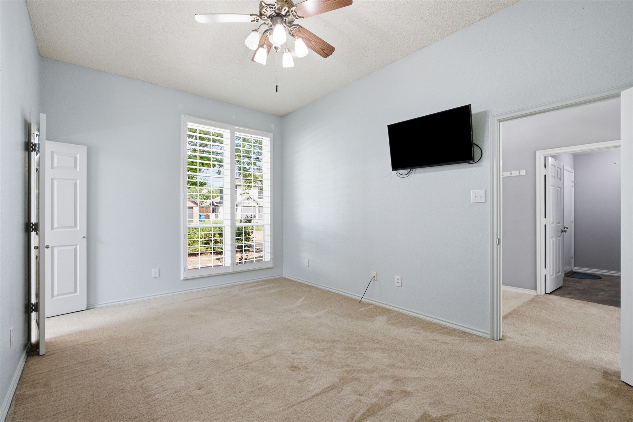 140 Woodcreek Drive