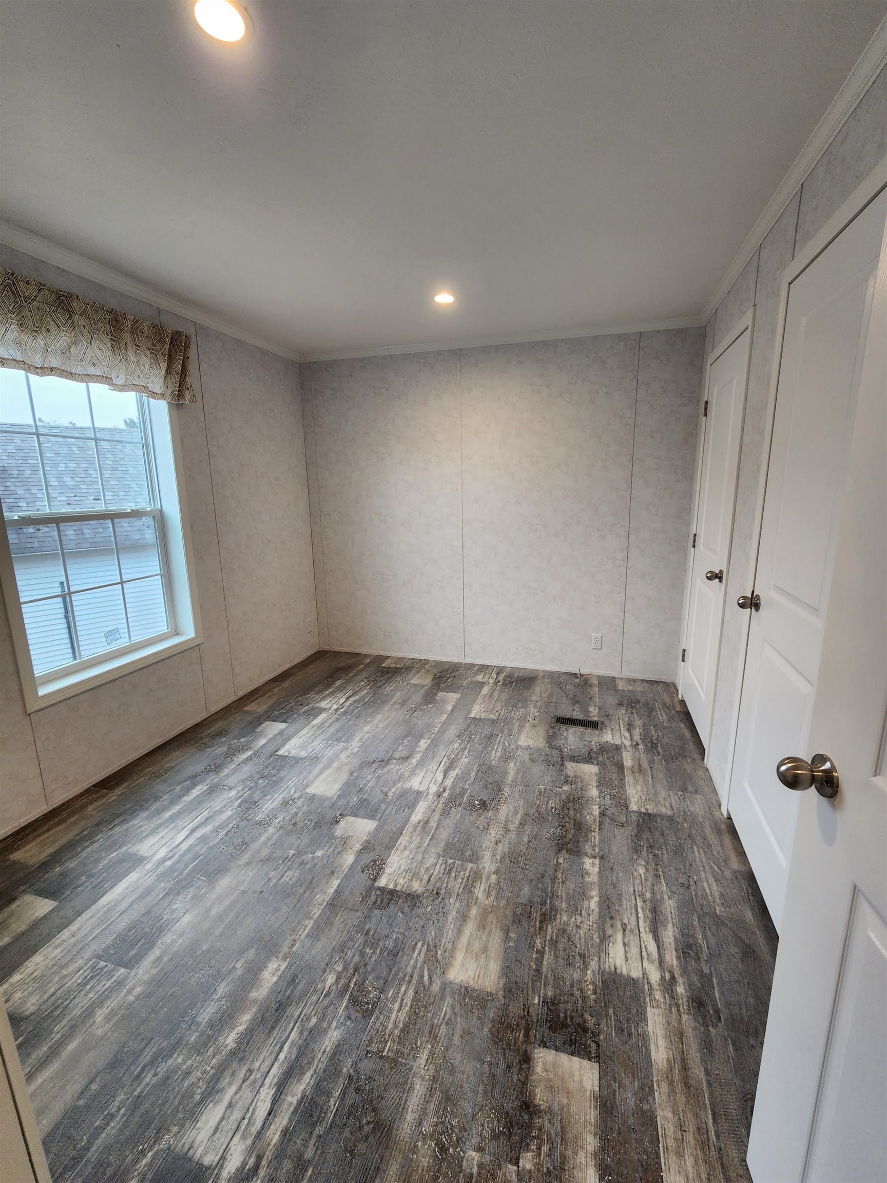 15 Elizabeth Drive Unit: 15