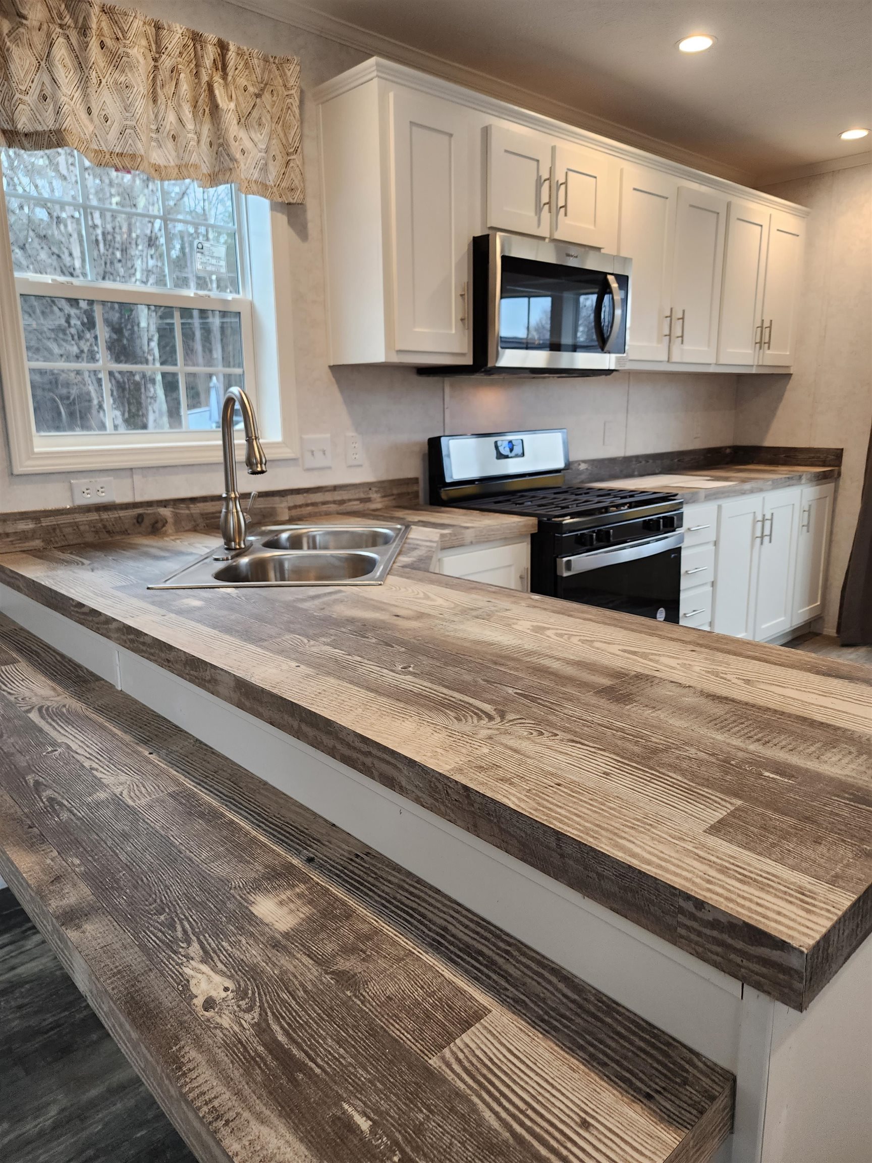 15 Elizabeth Drive Unit: 15