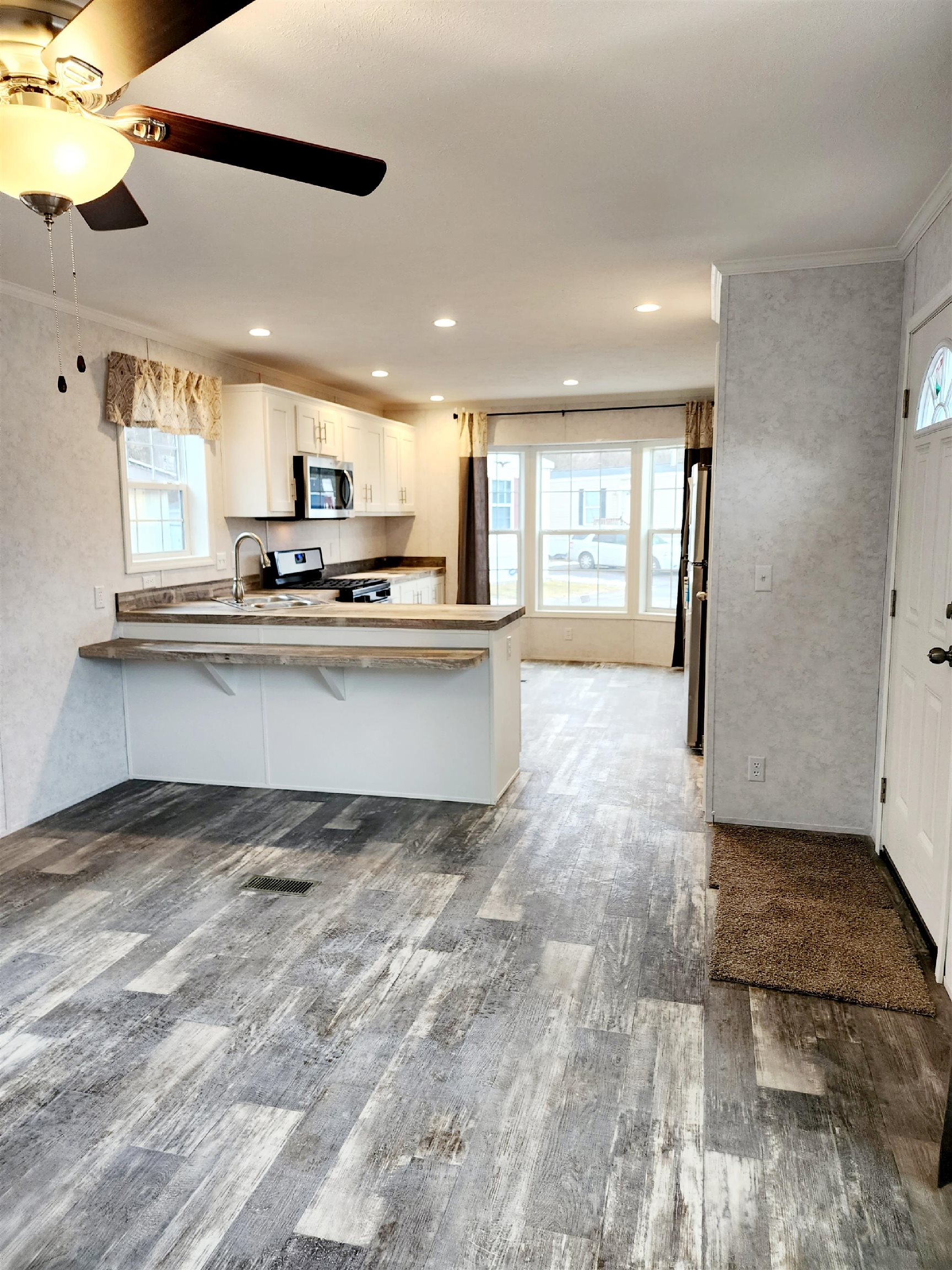 15 Elizabeth Drive Unit: 15