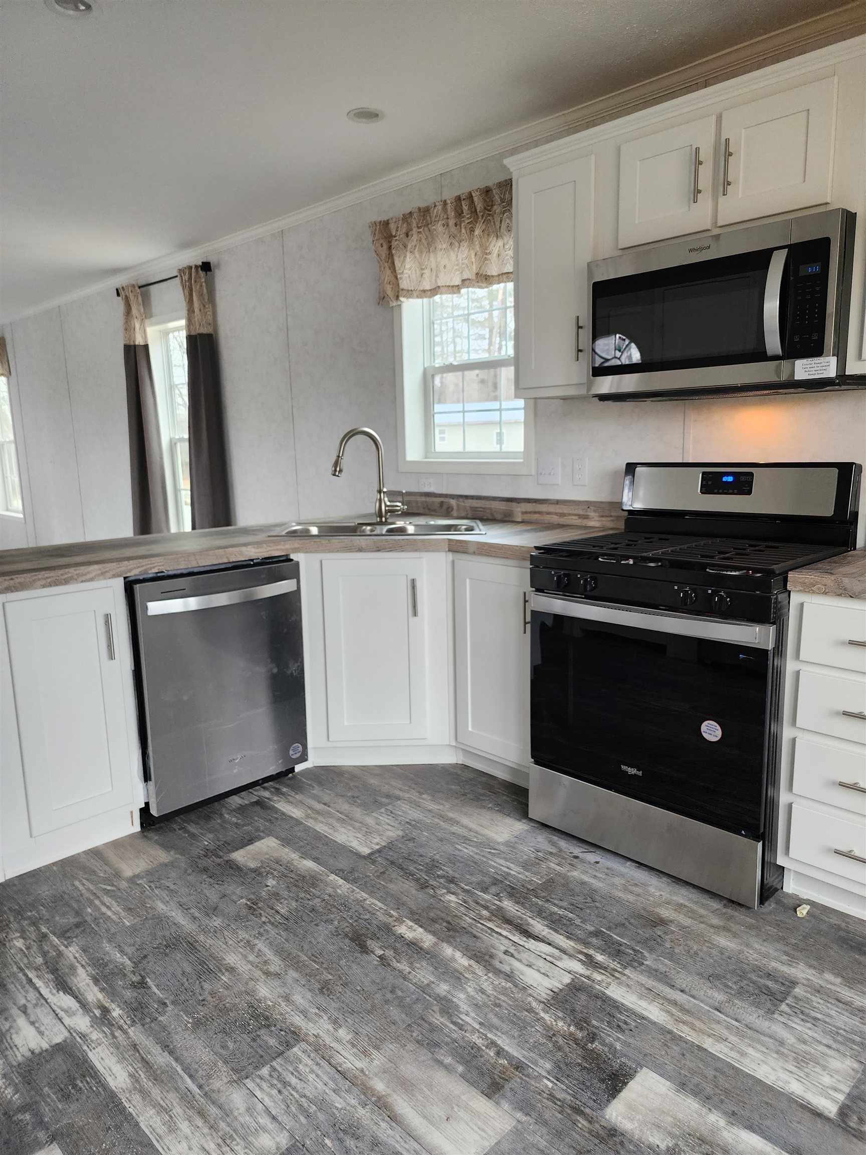 15 Elizabeth Drive Unit: 15