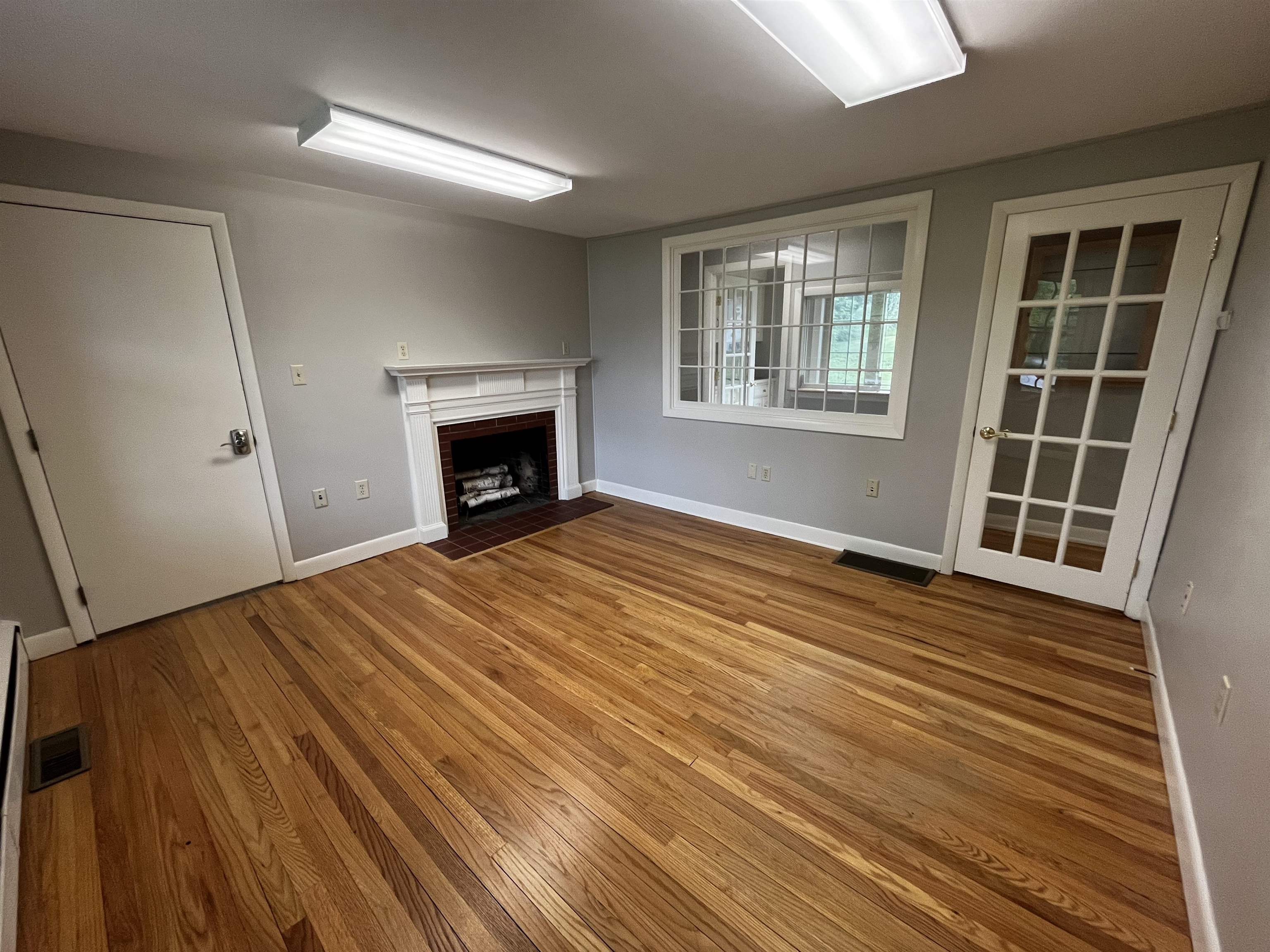 633 Maple Street Unit: Suite 1 Room 3