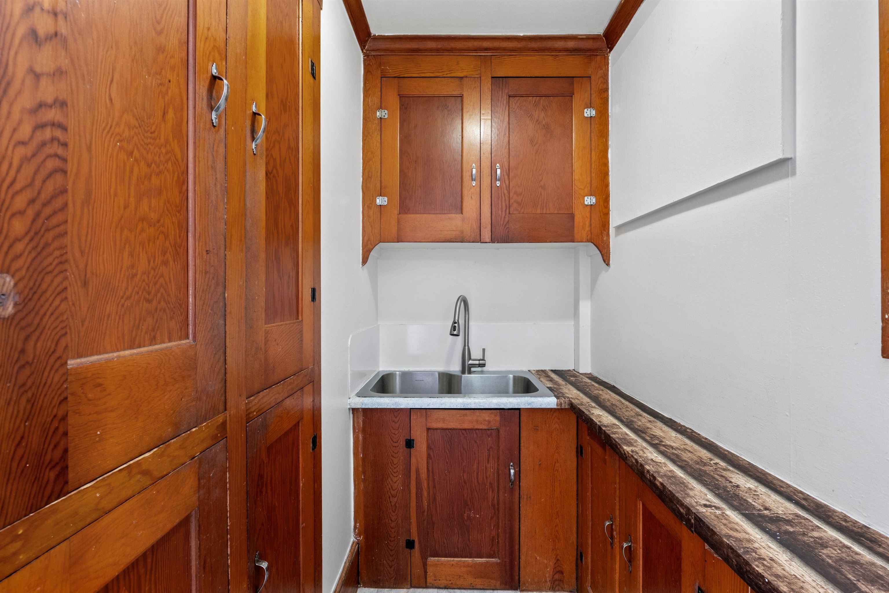 4 Quirin Street