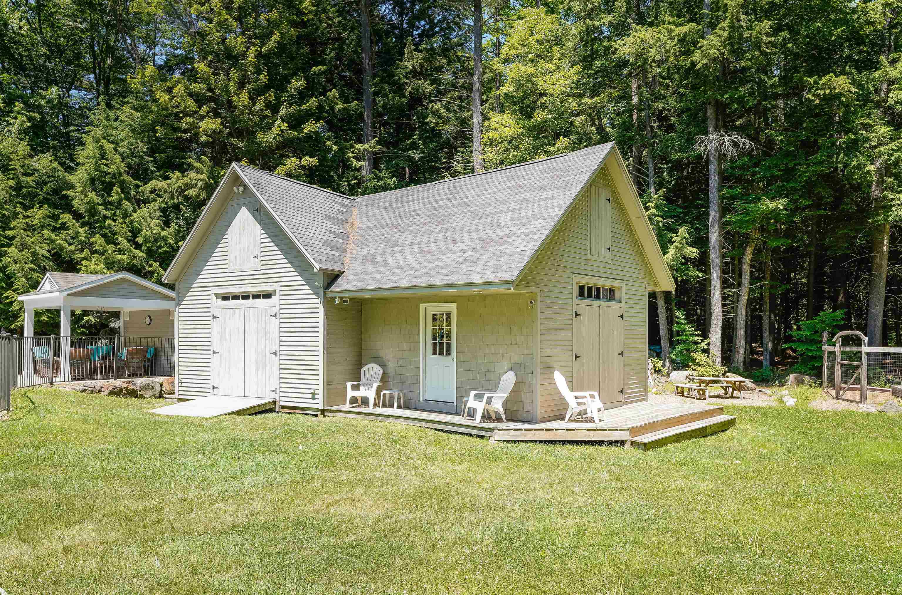 8 Essex Drive