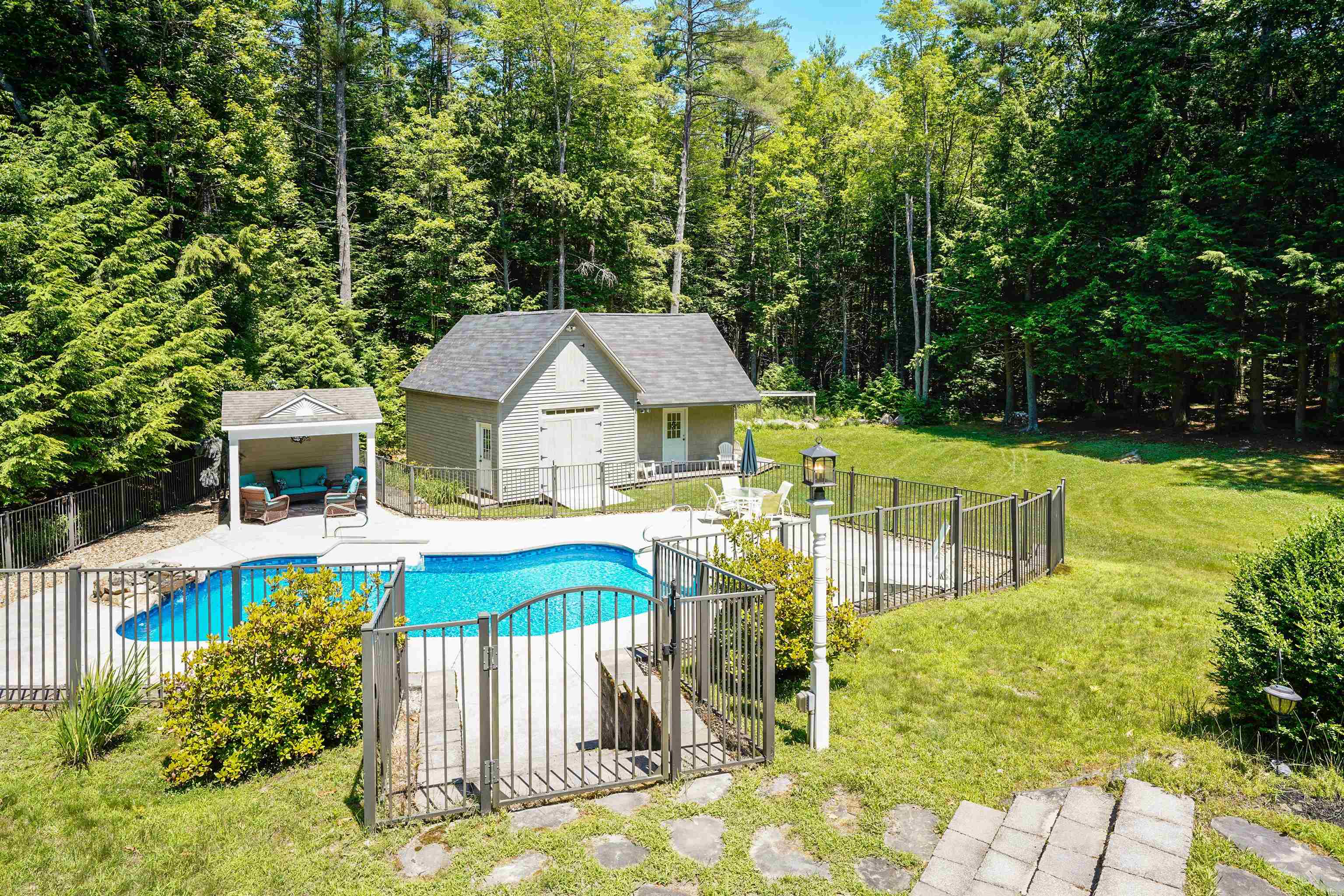 8 Essex Drive