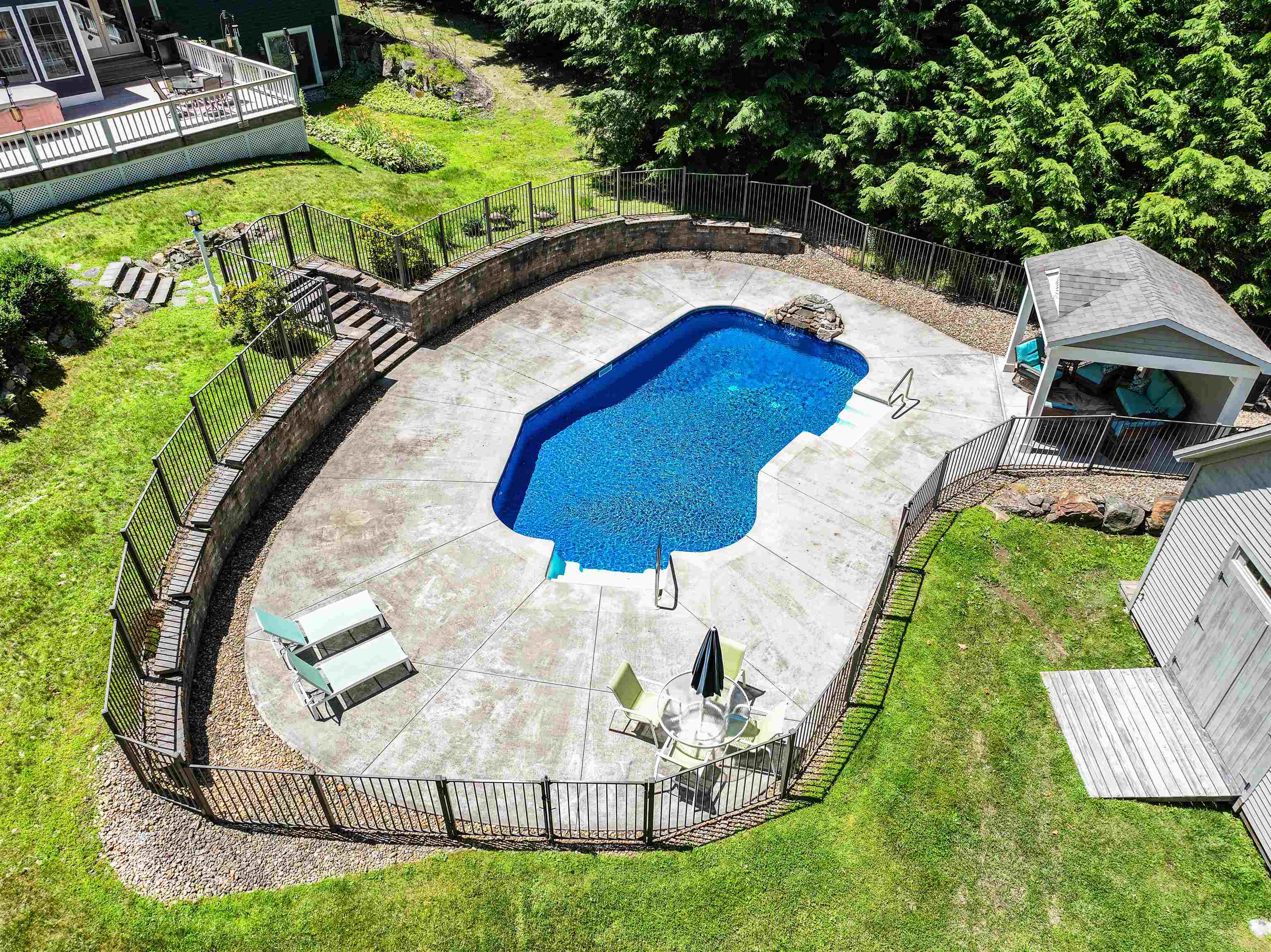 8 Essex Drive