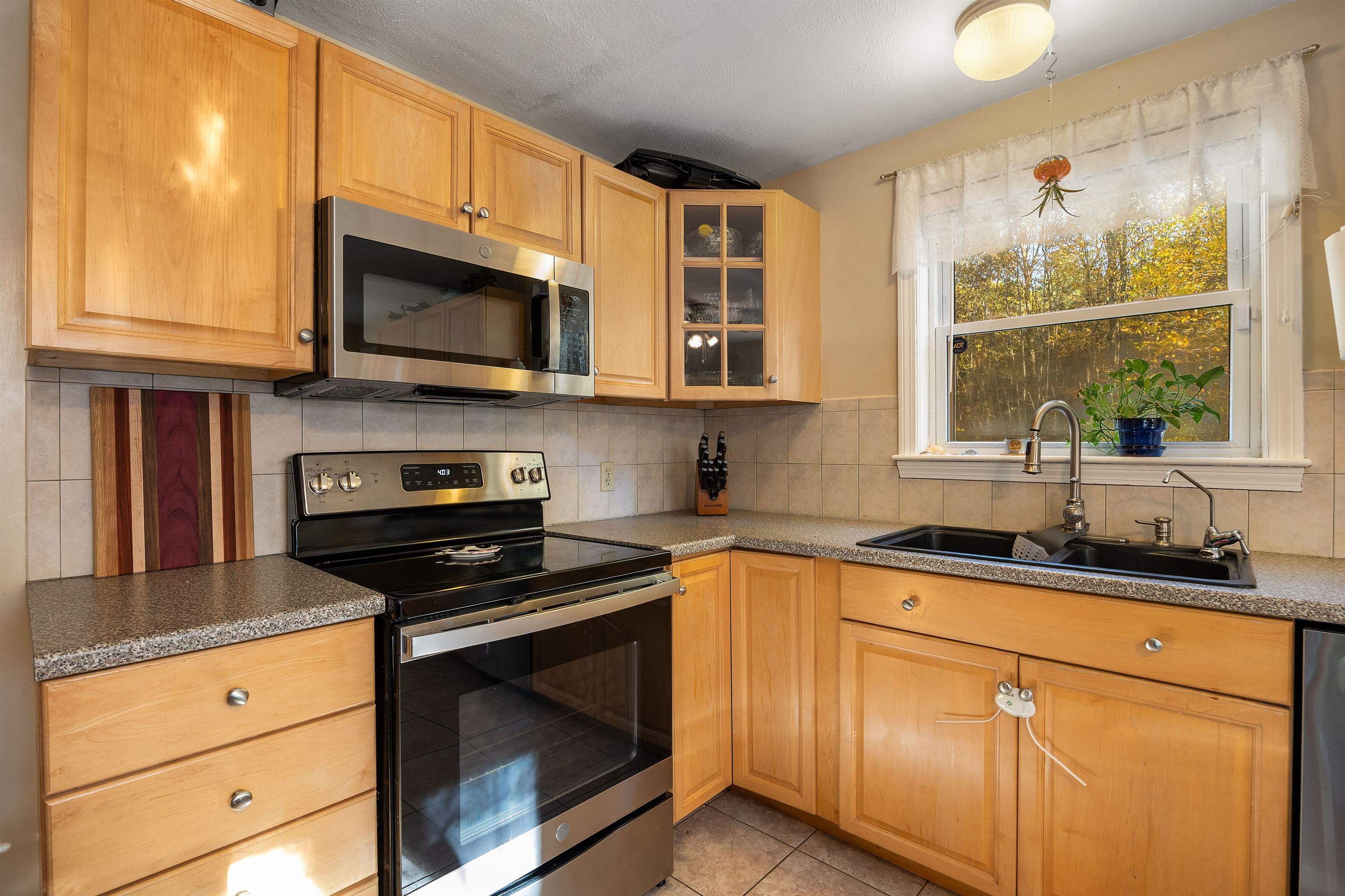 245B Beacon Hill Road