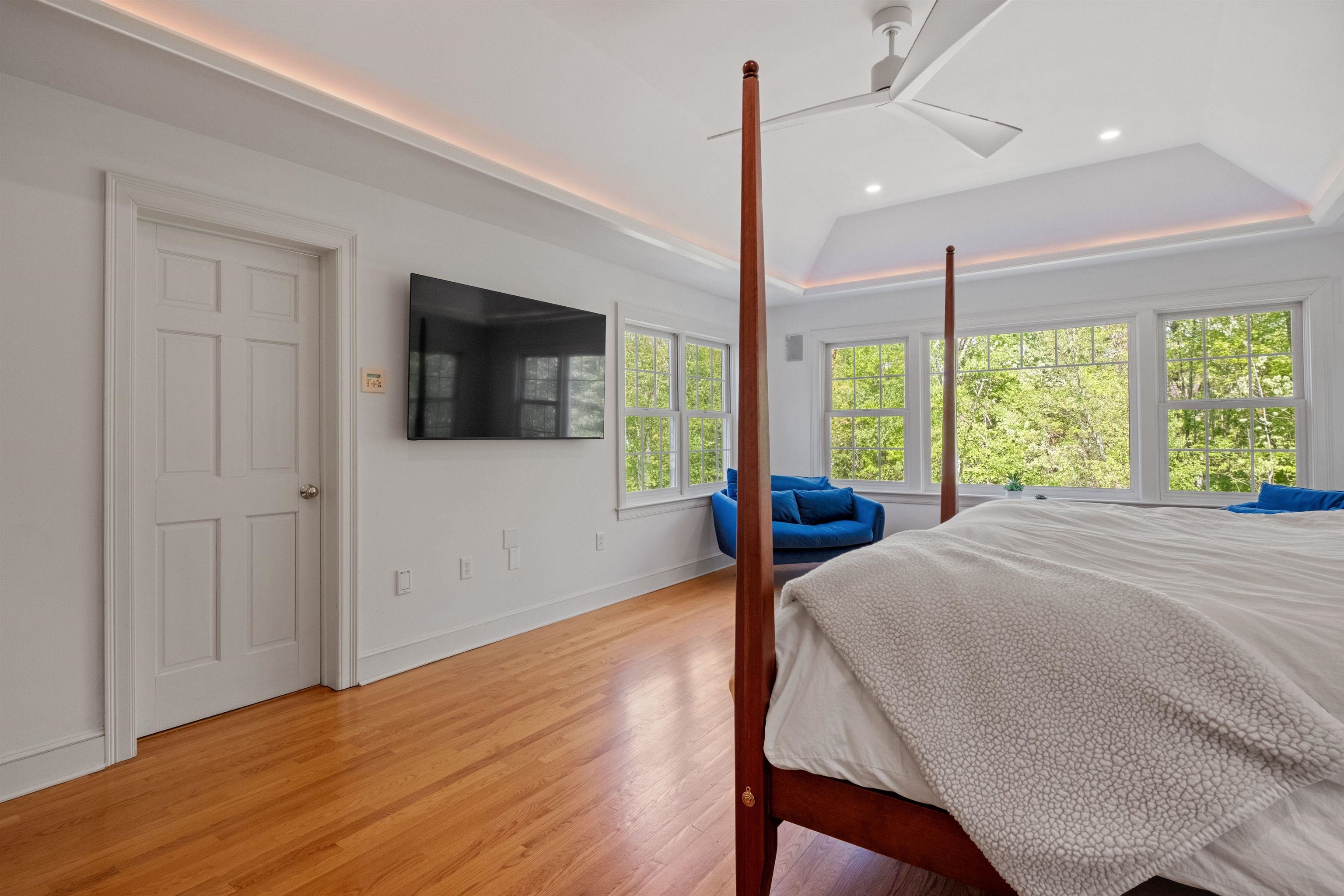 211 Hedgerose Lane
