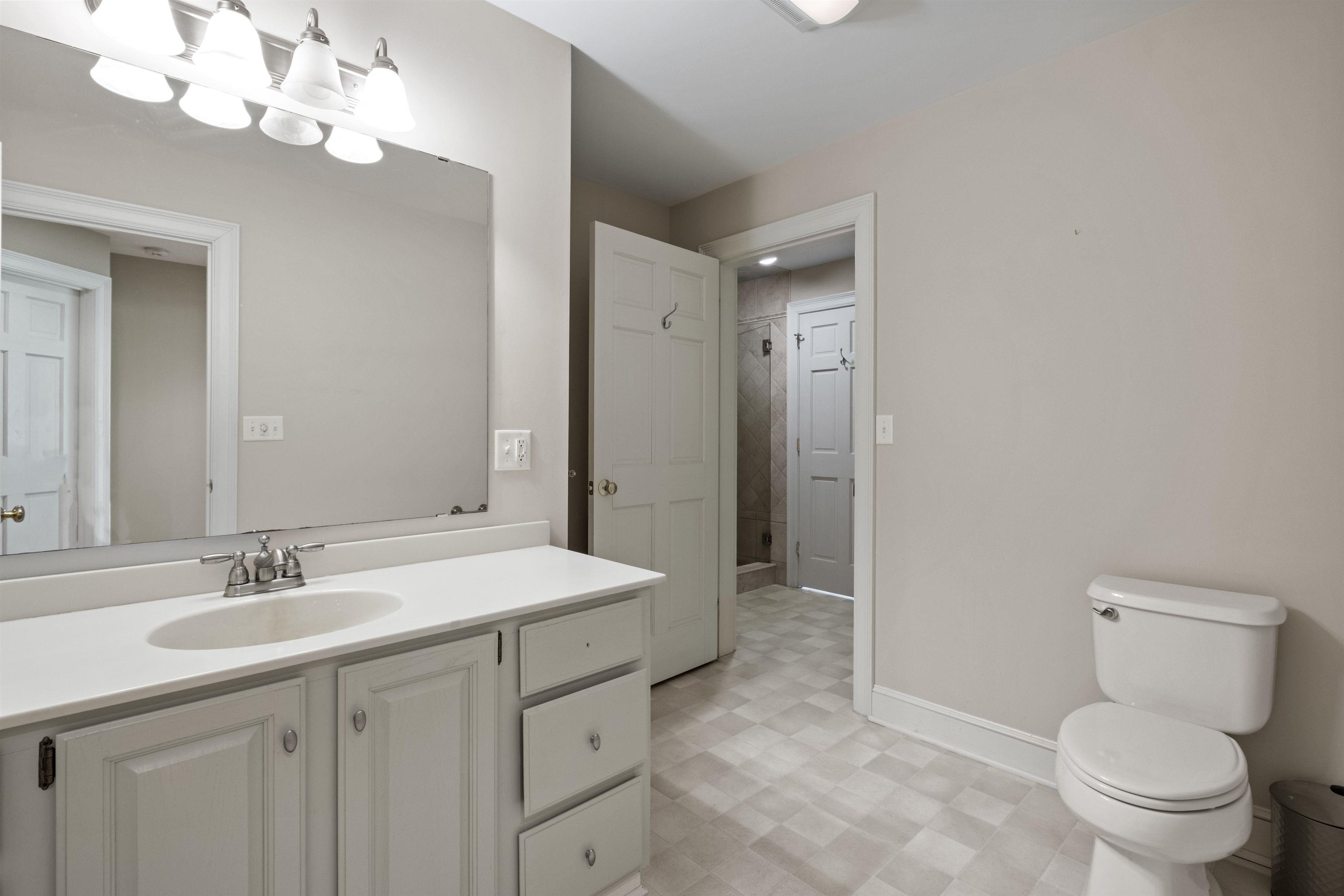 211 Hedgerose Lane