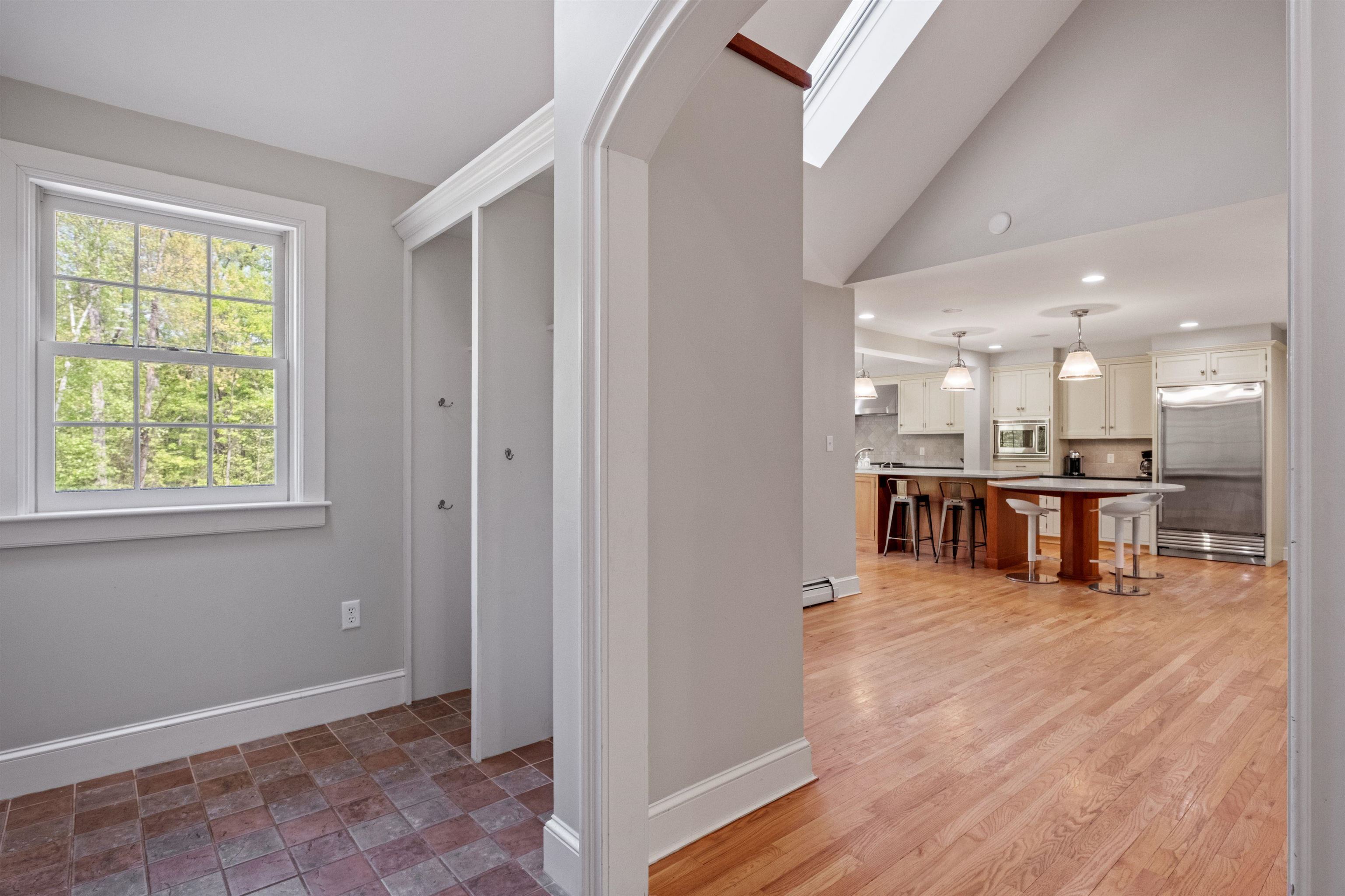 211 Hedgerose Lane