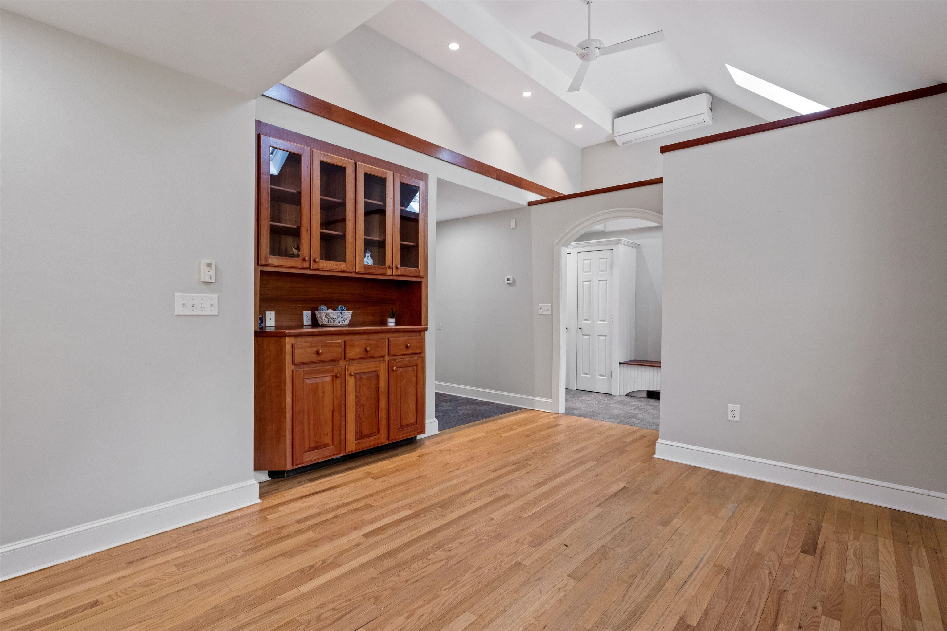 211 Hedgerose Lane