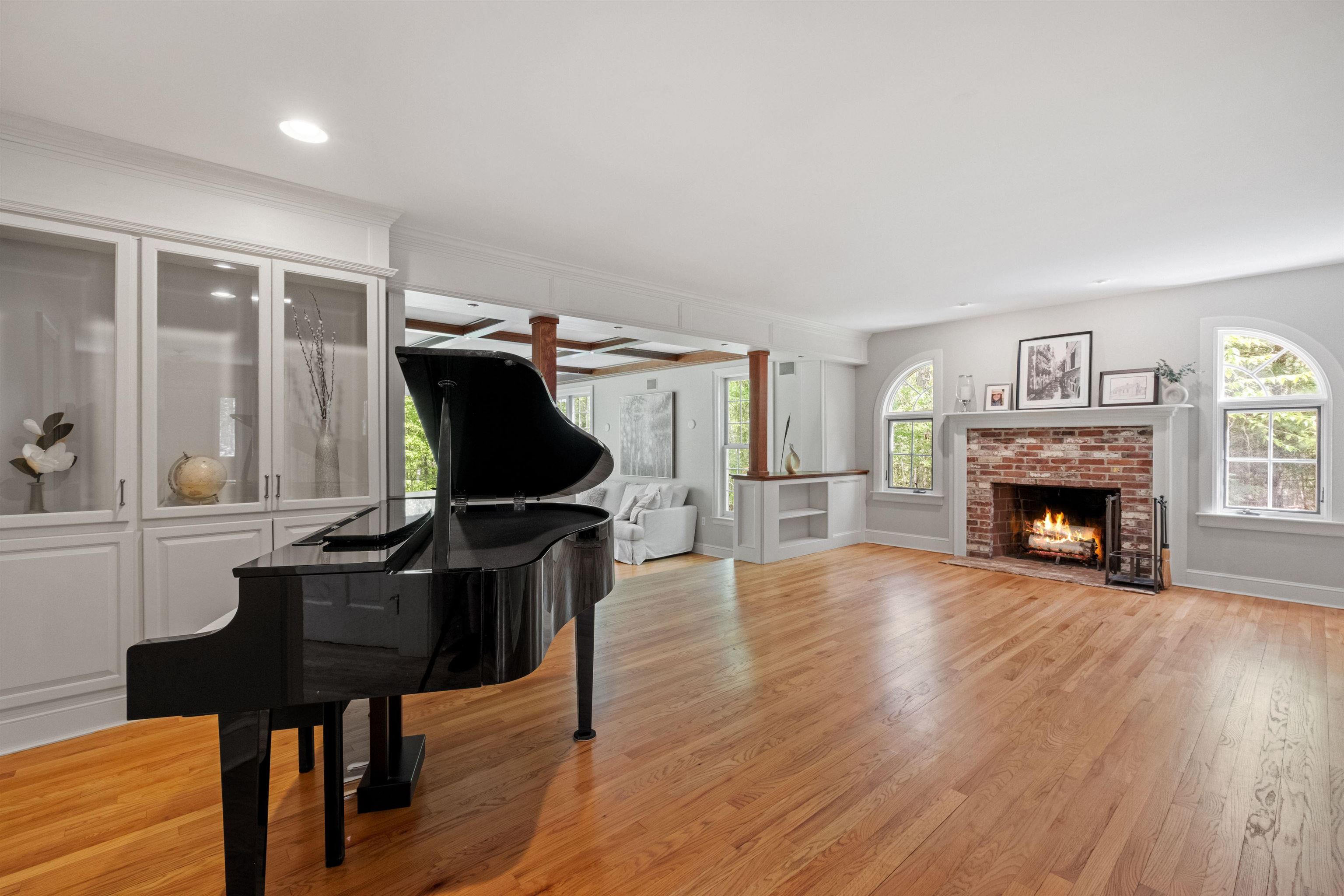 211 Hedgerose Lane
