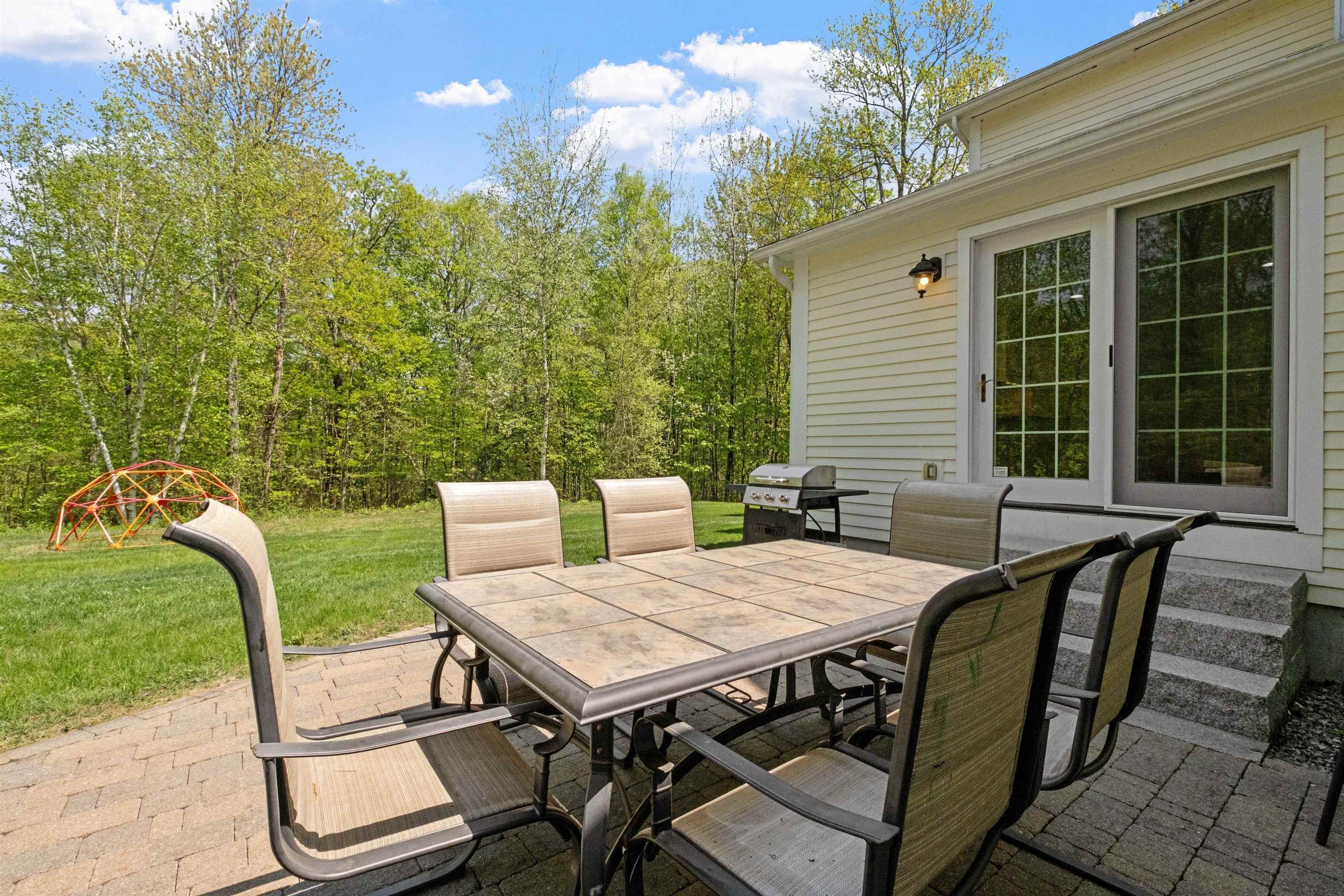 211 Hedgerose Lane