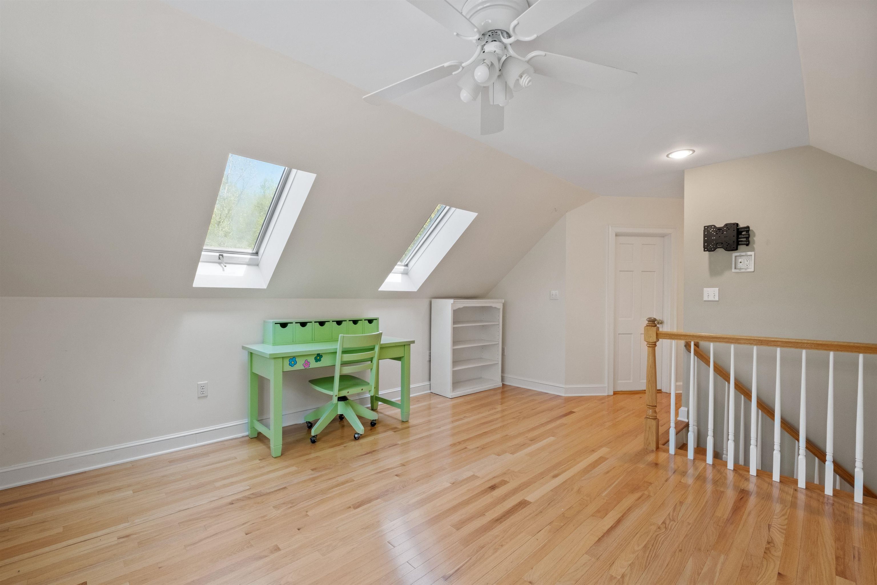 211 Hedgerose Lane