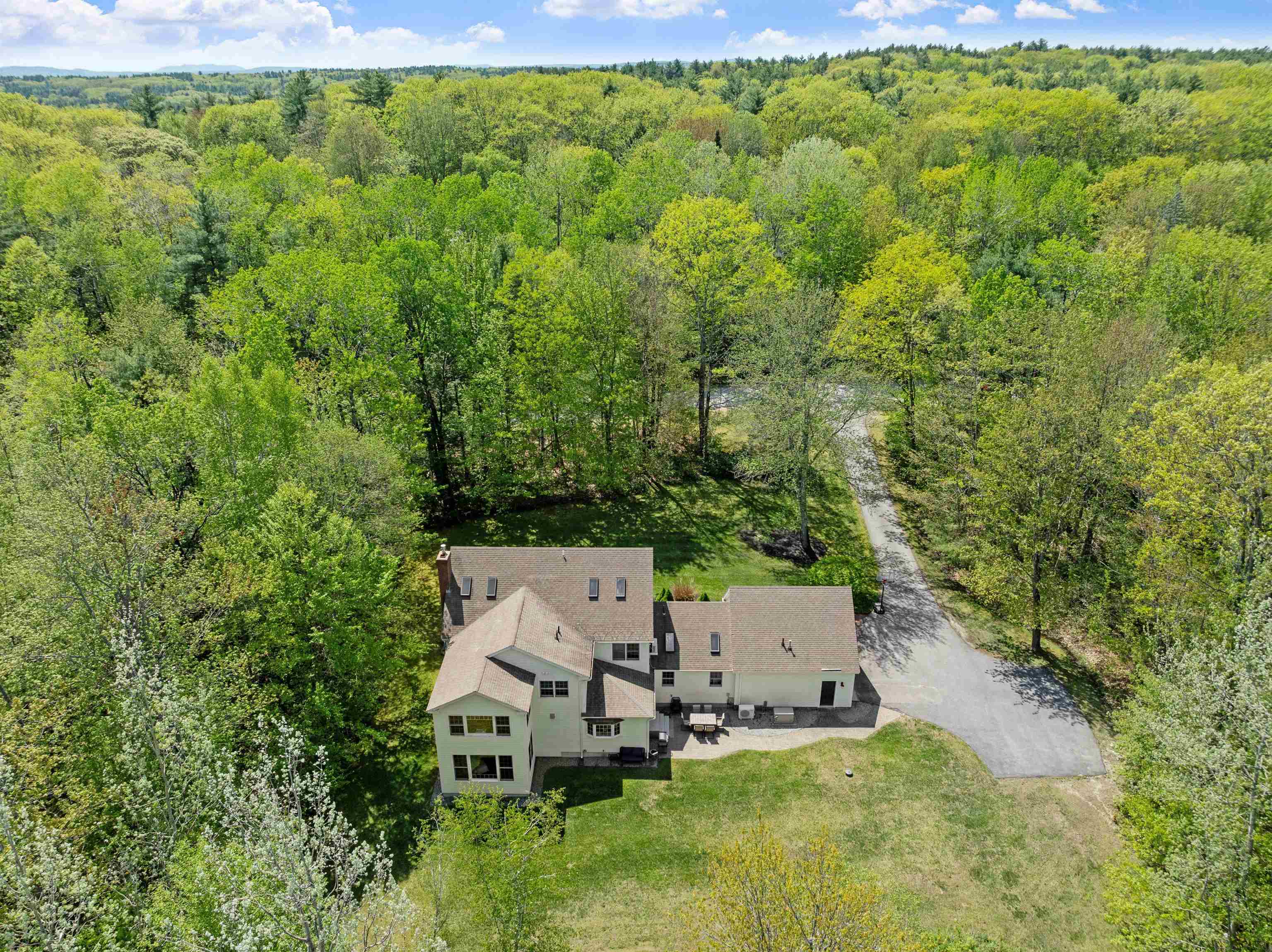 211 Hedgerose Lane