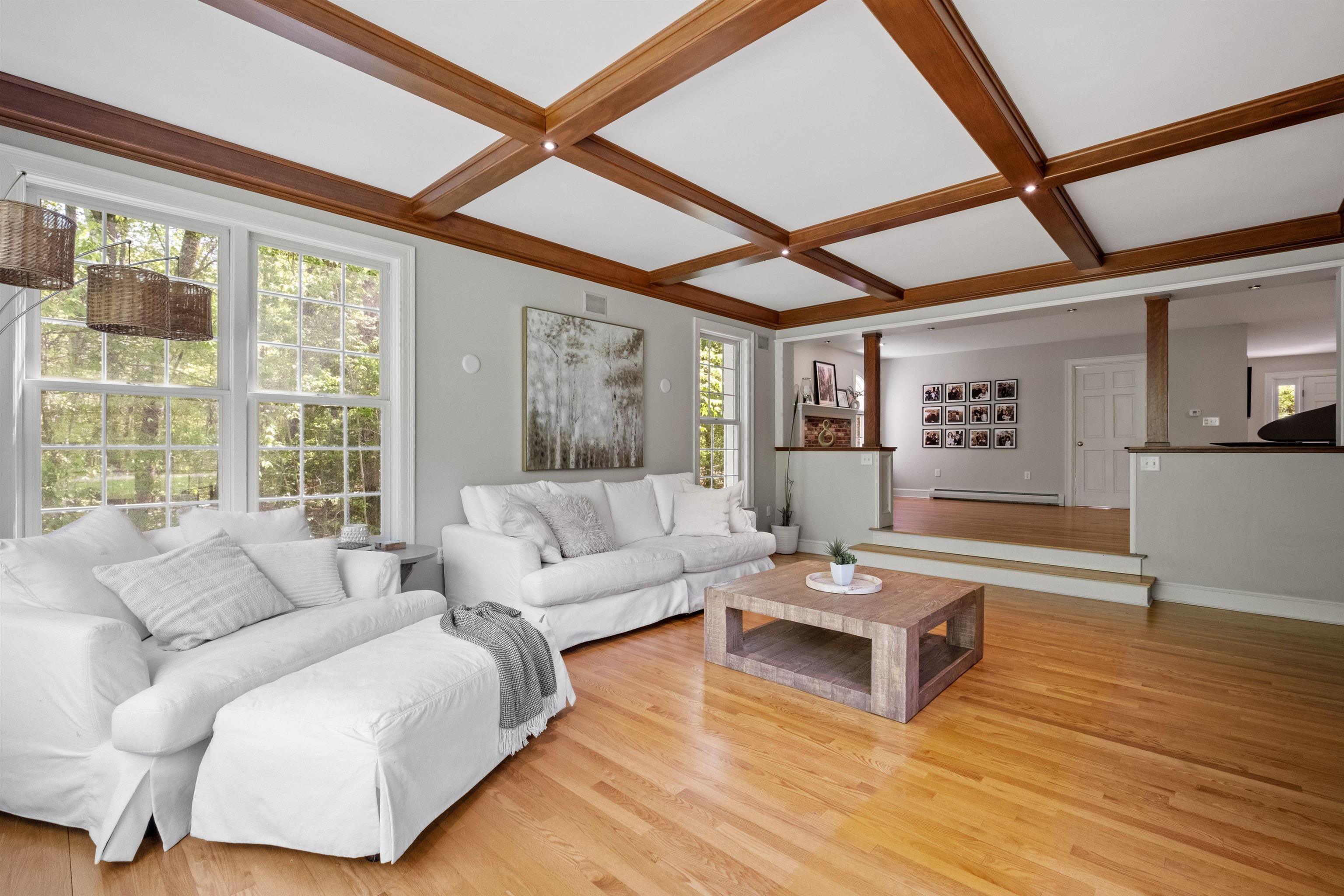 211 Hedgerose Lane