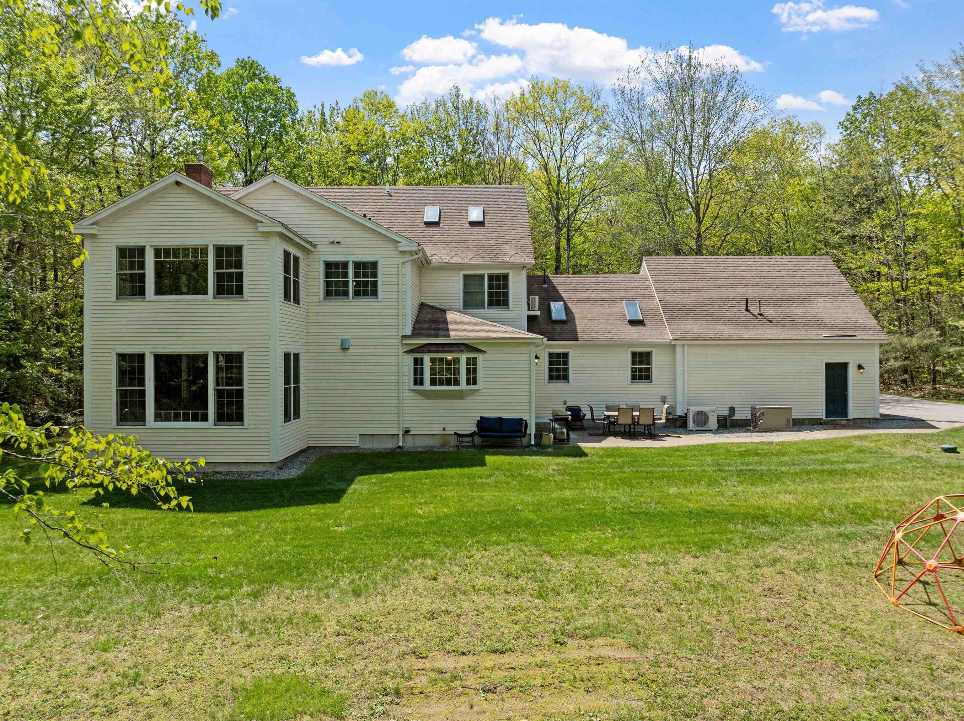 211 Hedgerose Lane