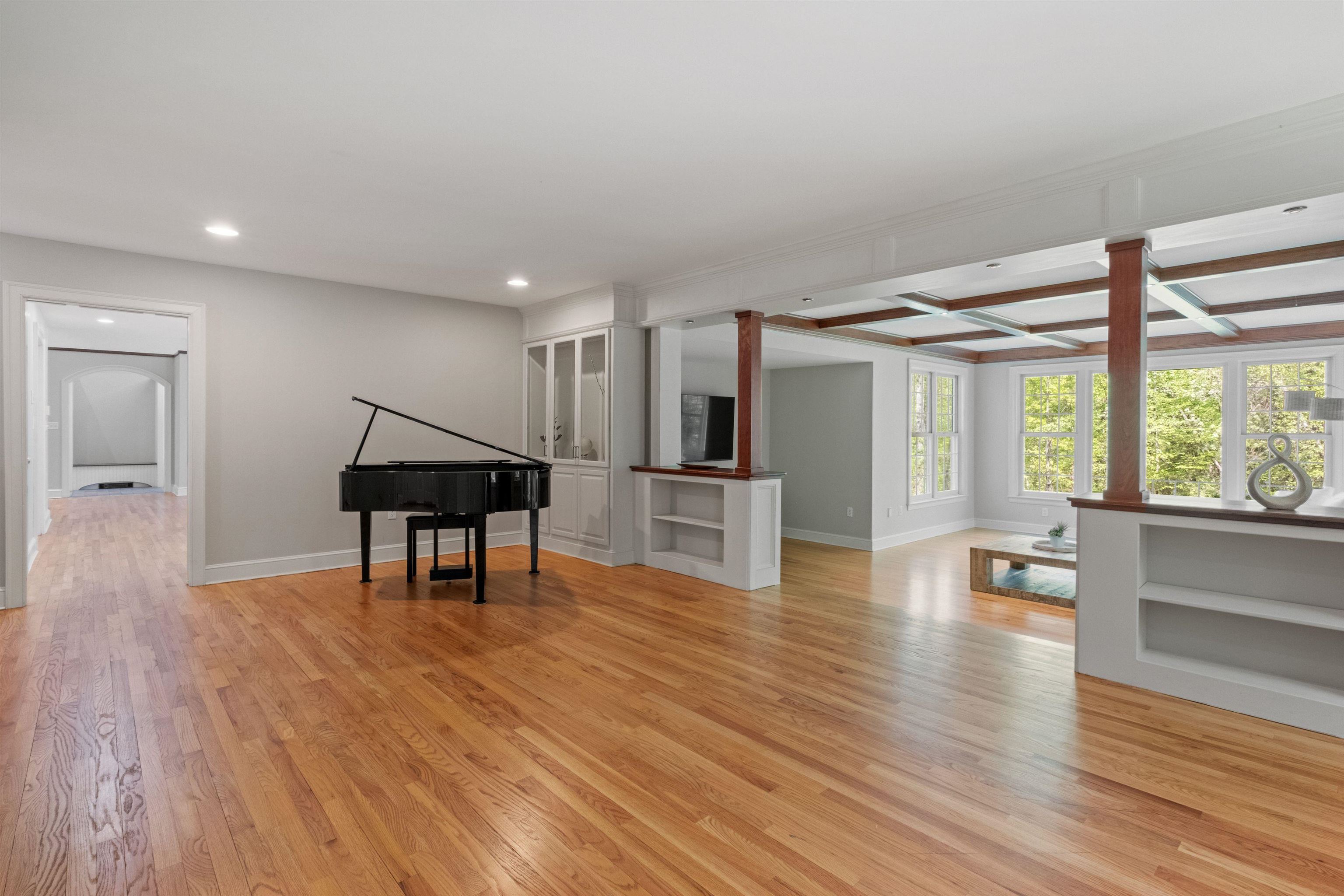 211 Hedgerose Lane