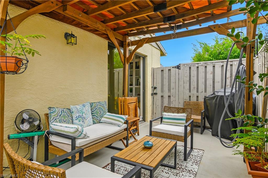 5266 Cedarbend DR # 1