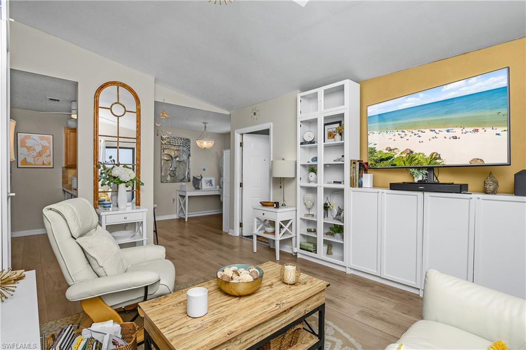 5266 Cedarbend DR # 1