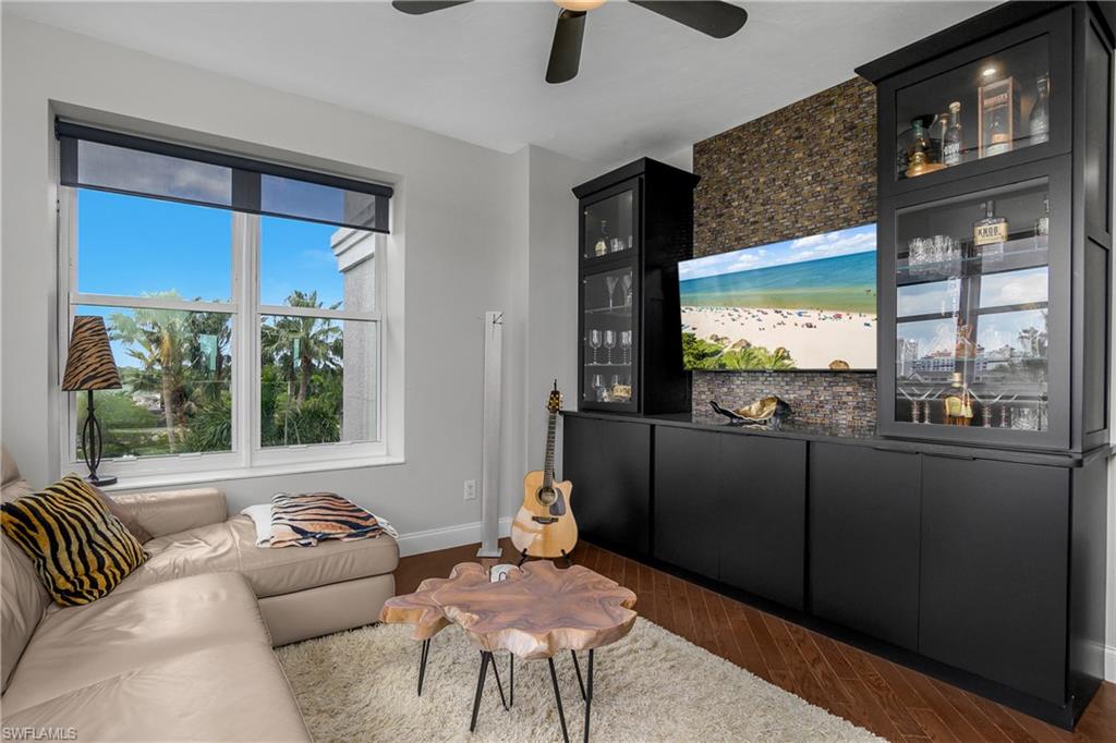 425 Cove Tower DR 504