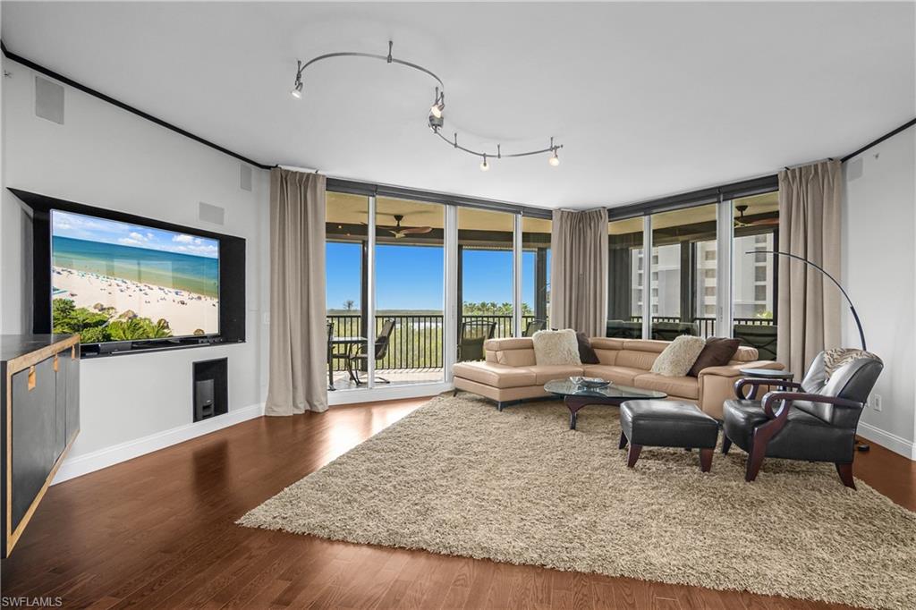 425 Cove Tower DR 504