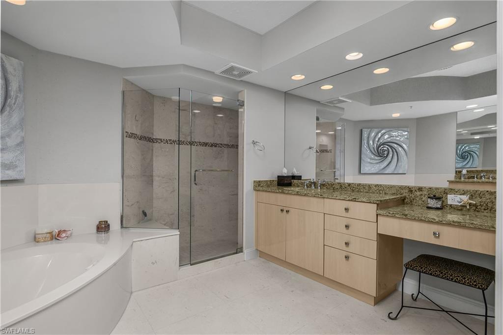 425 Cove Tower DR 504