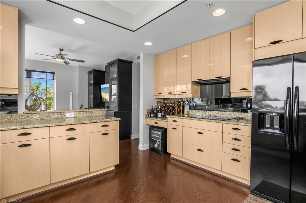 425 Cove Tower DR 504