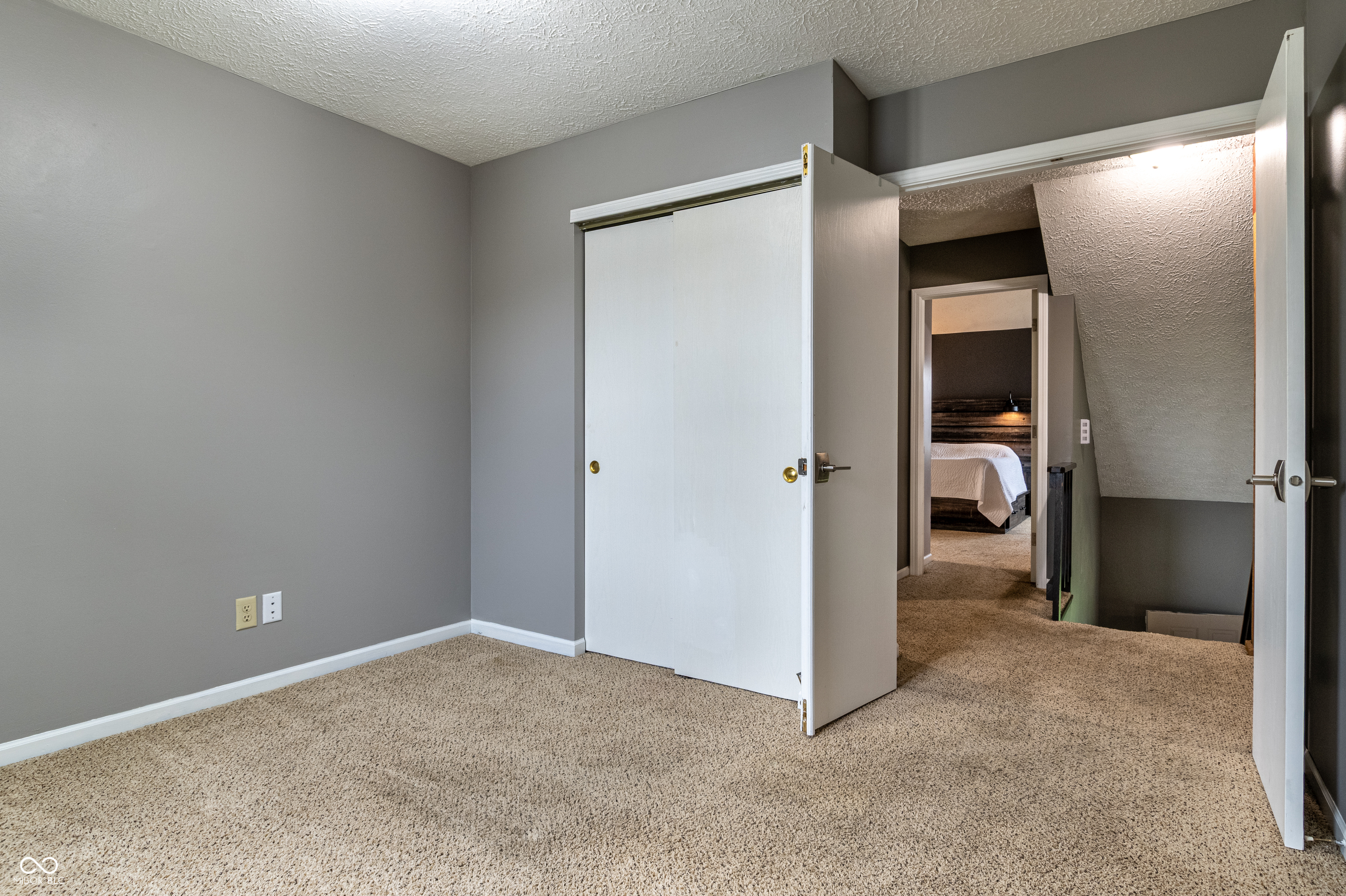 7775 Hollow Ridge Circle