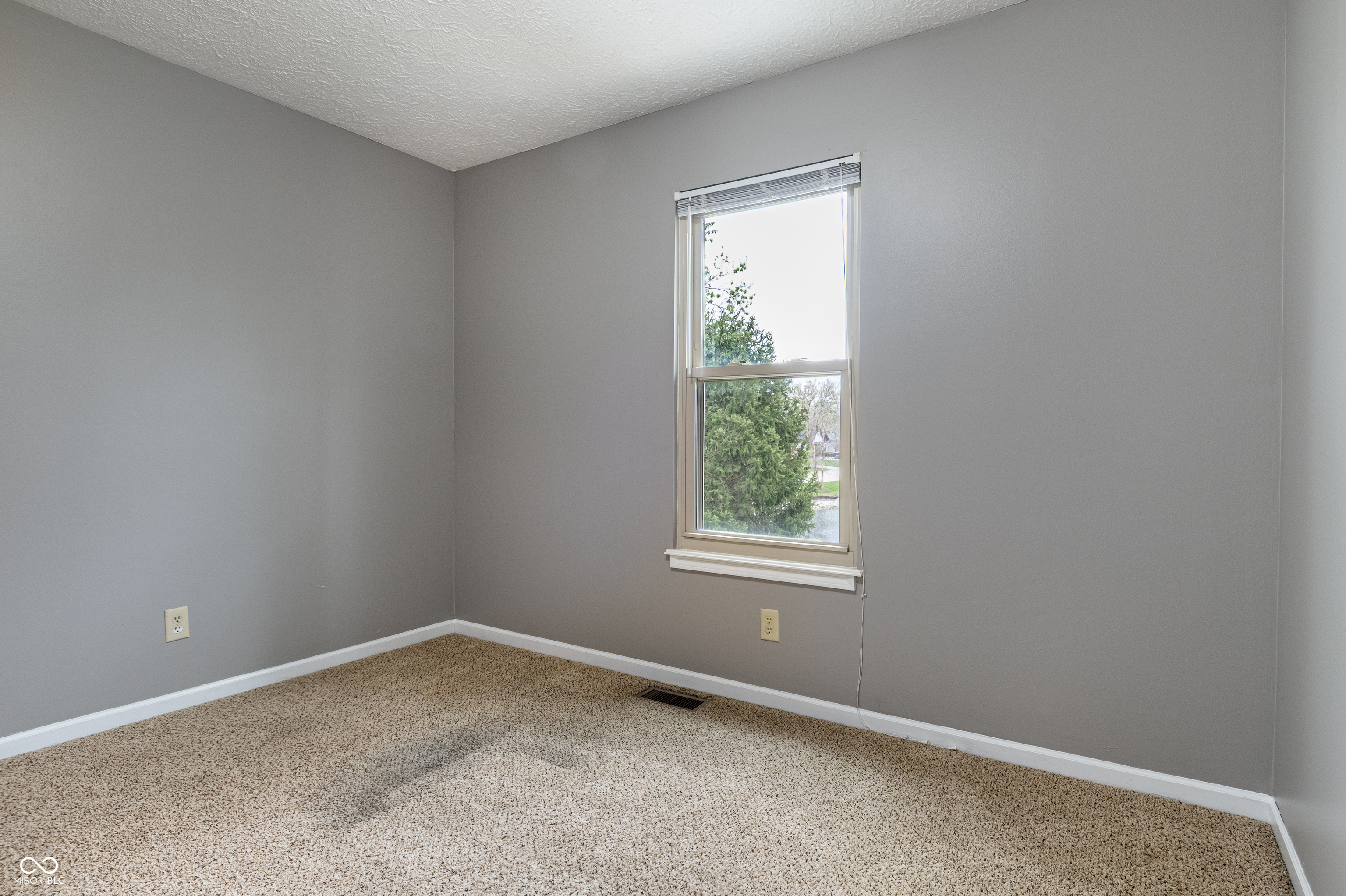 7775 Hollow Ridge Circle