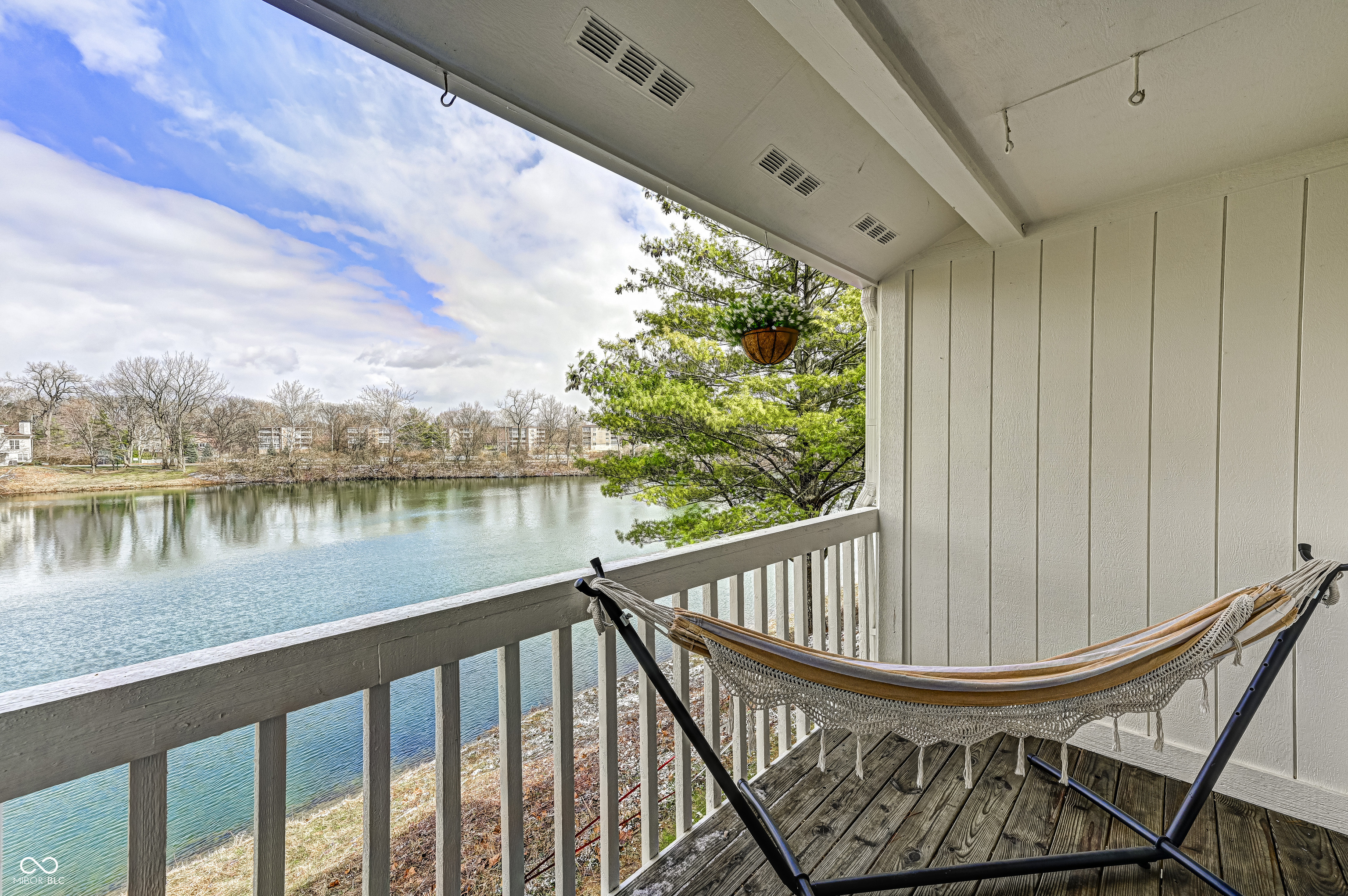 6707 Shore Island Drive