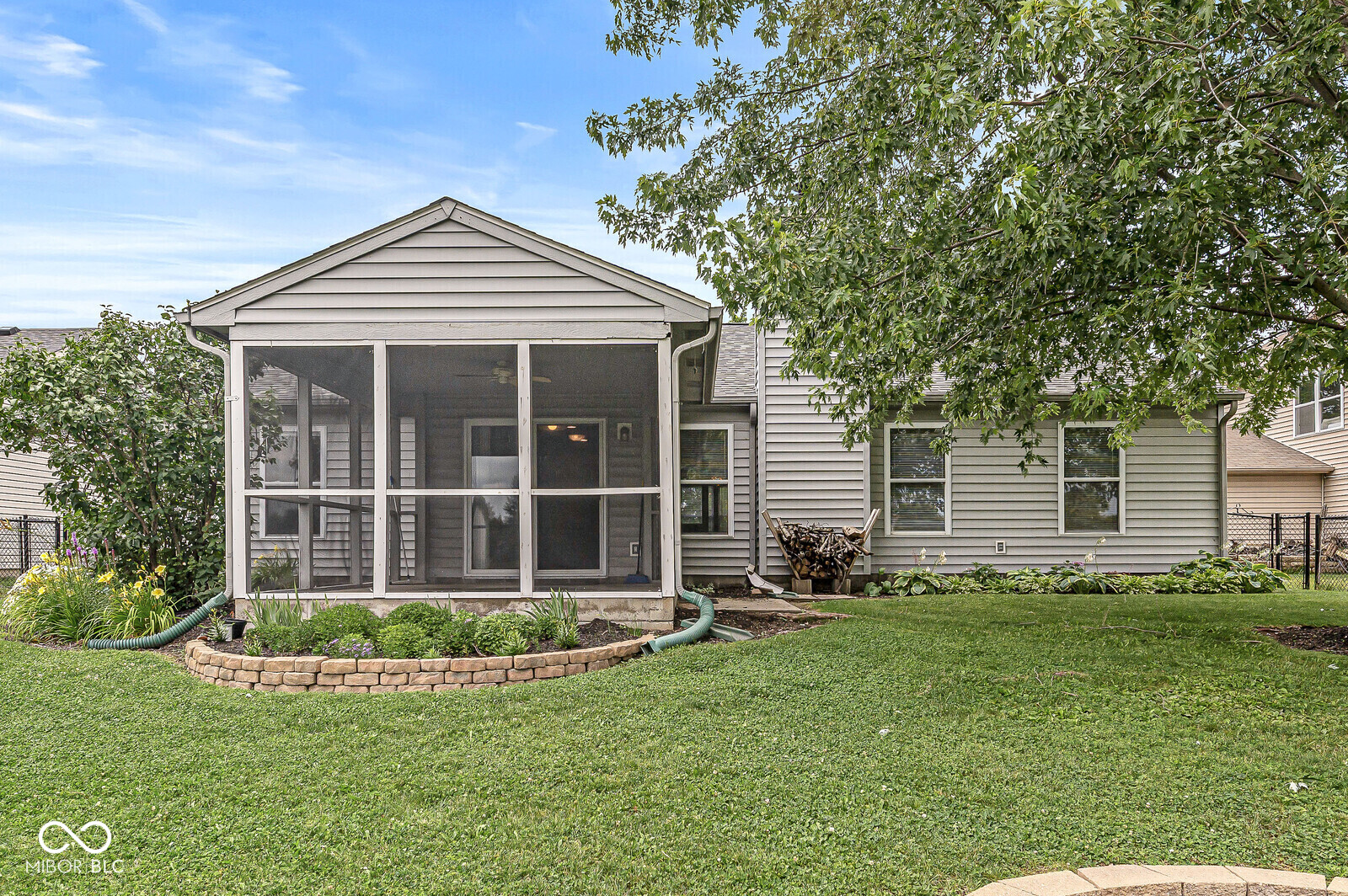 5327 Twin Bridge Boulevard
