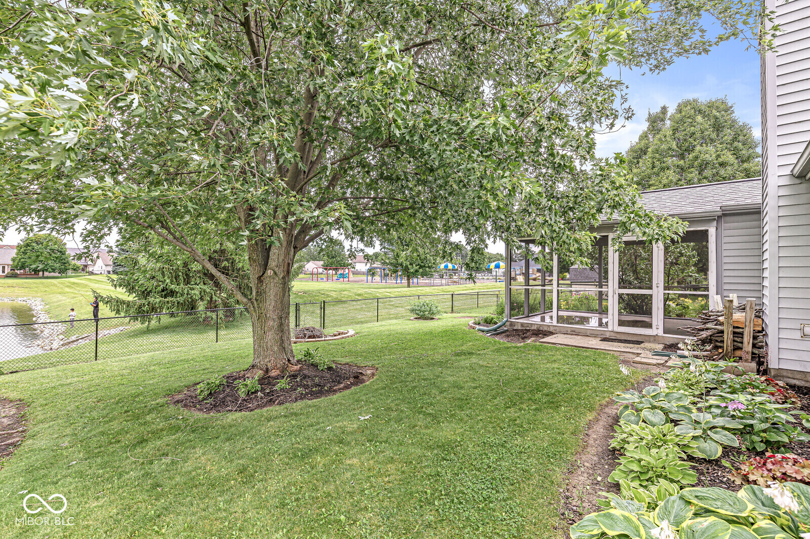 5327 Twin Bridge Boulevard