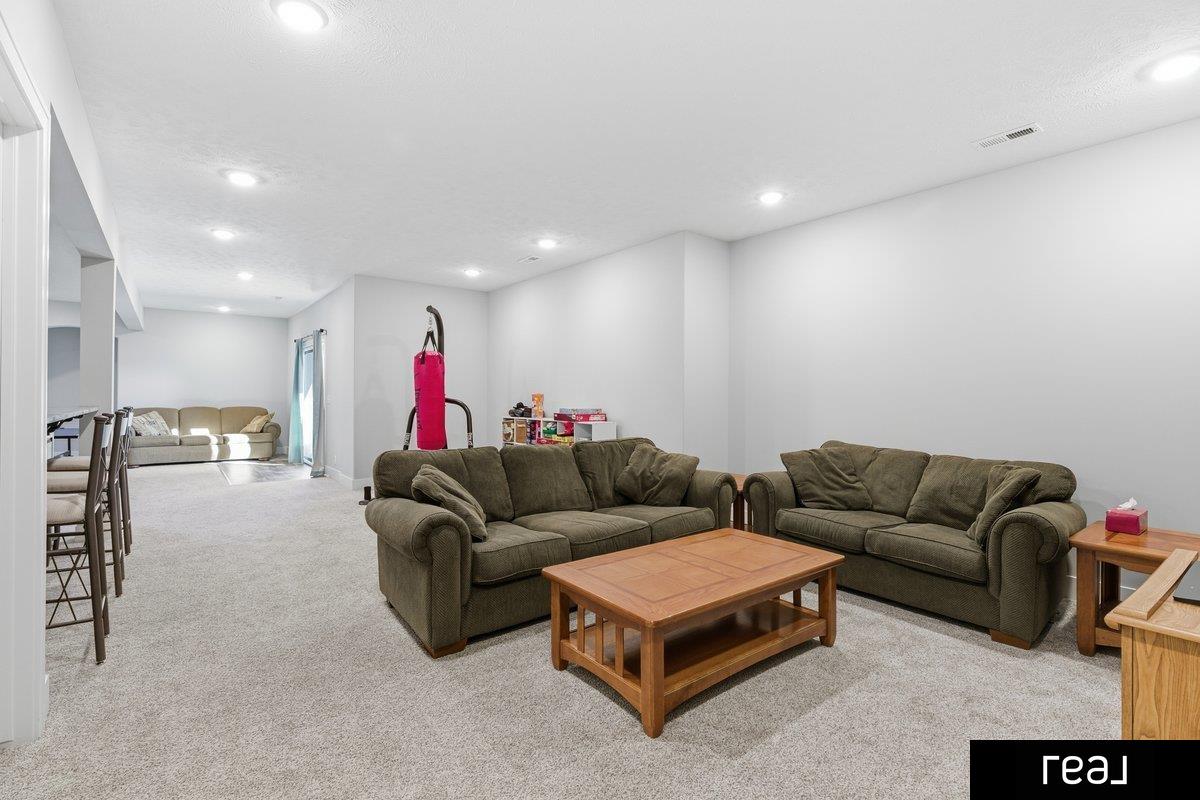 18765 Spaulding Street