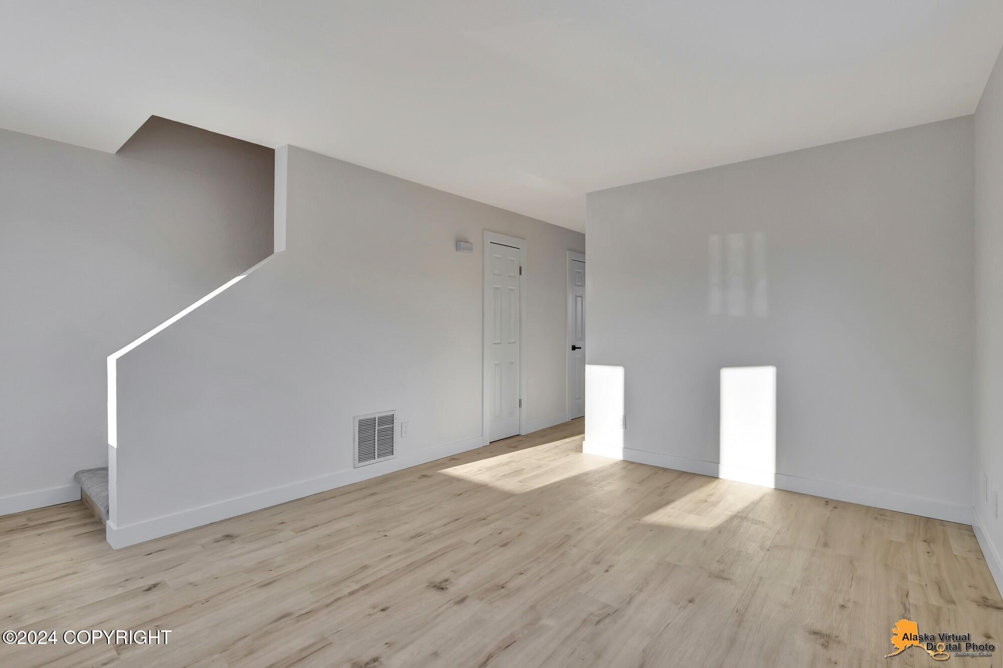 7608 Snow View Drive