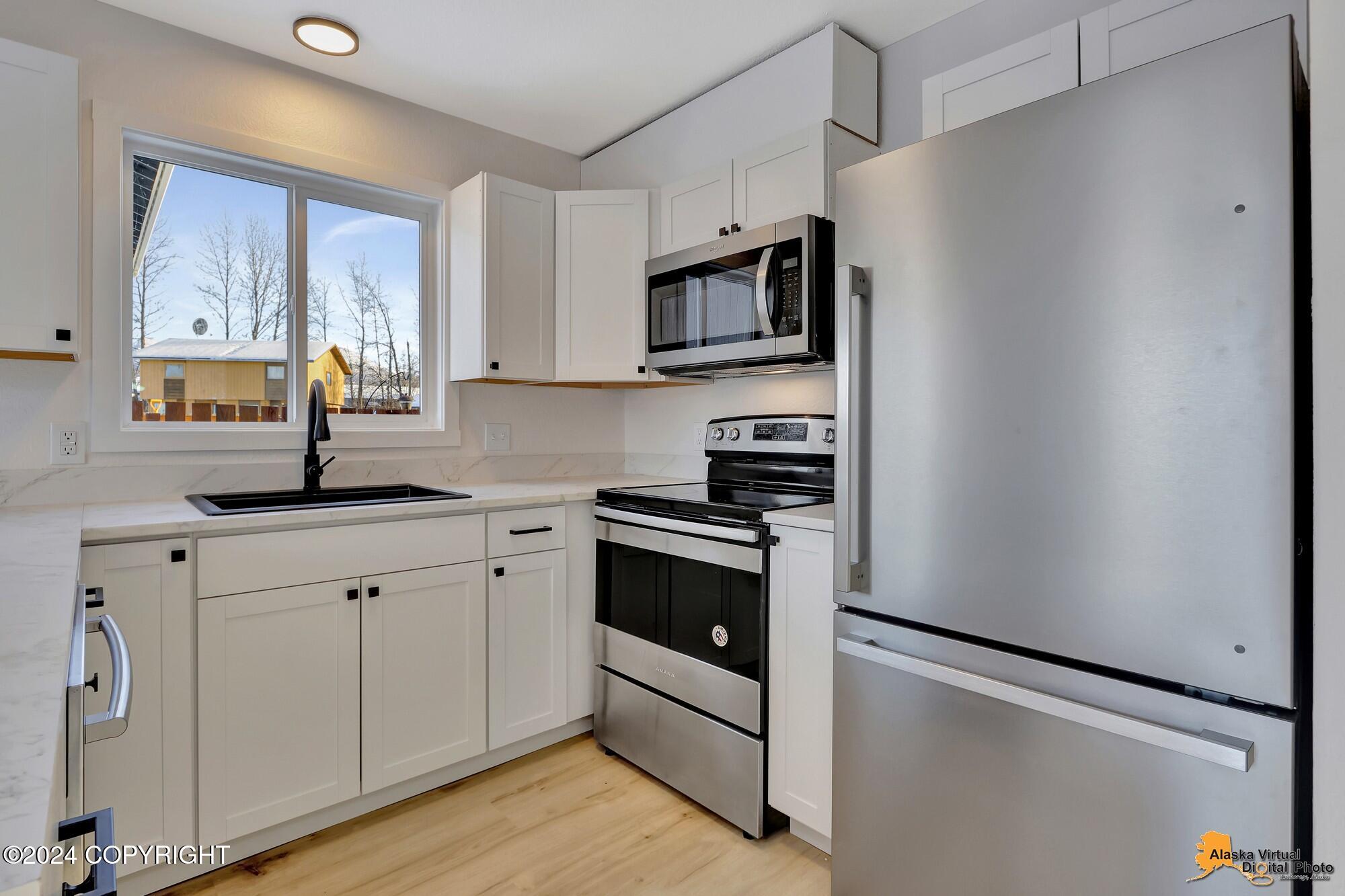 7608 Snow View Drive