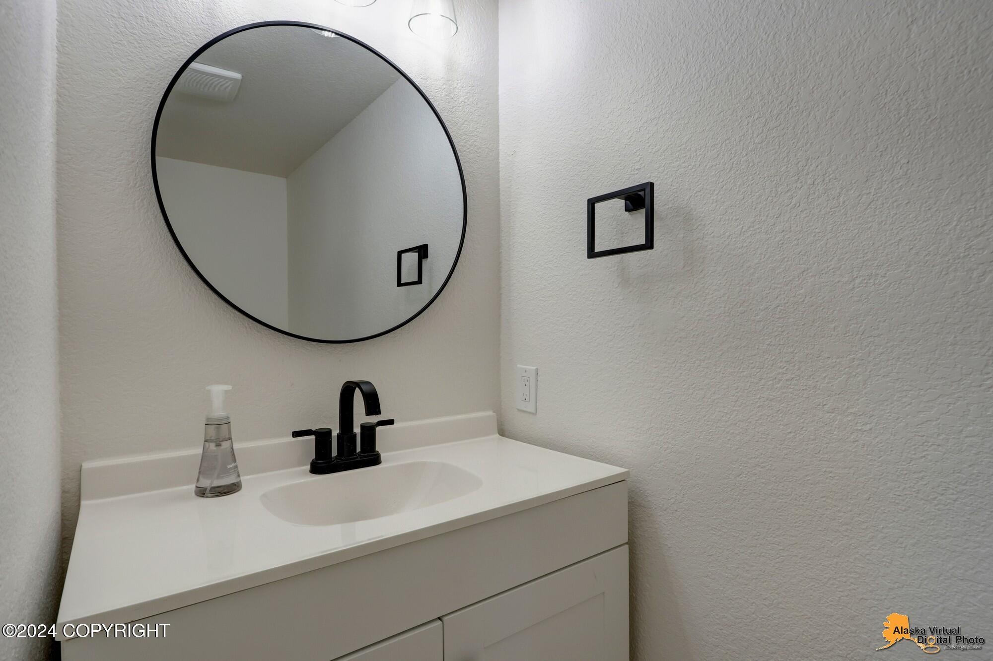 7608 Snow View Drive