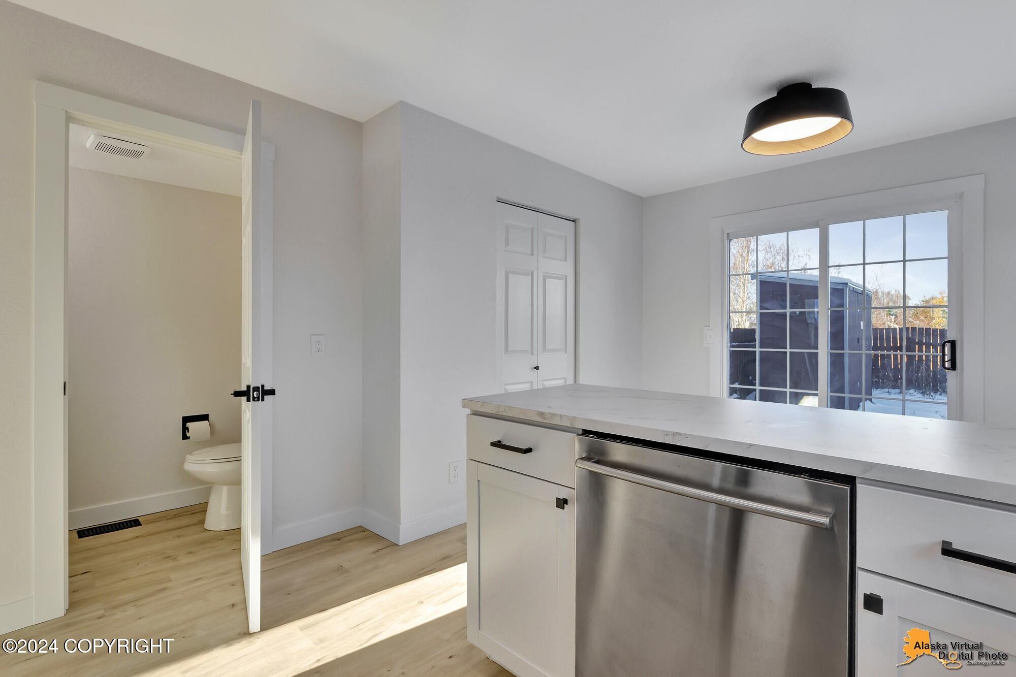 7608 Snow View Drive