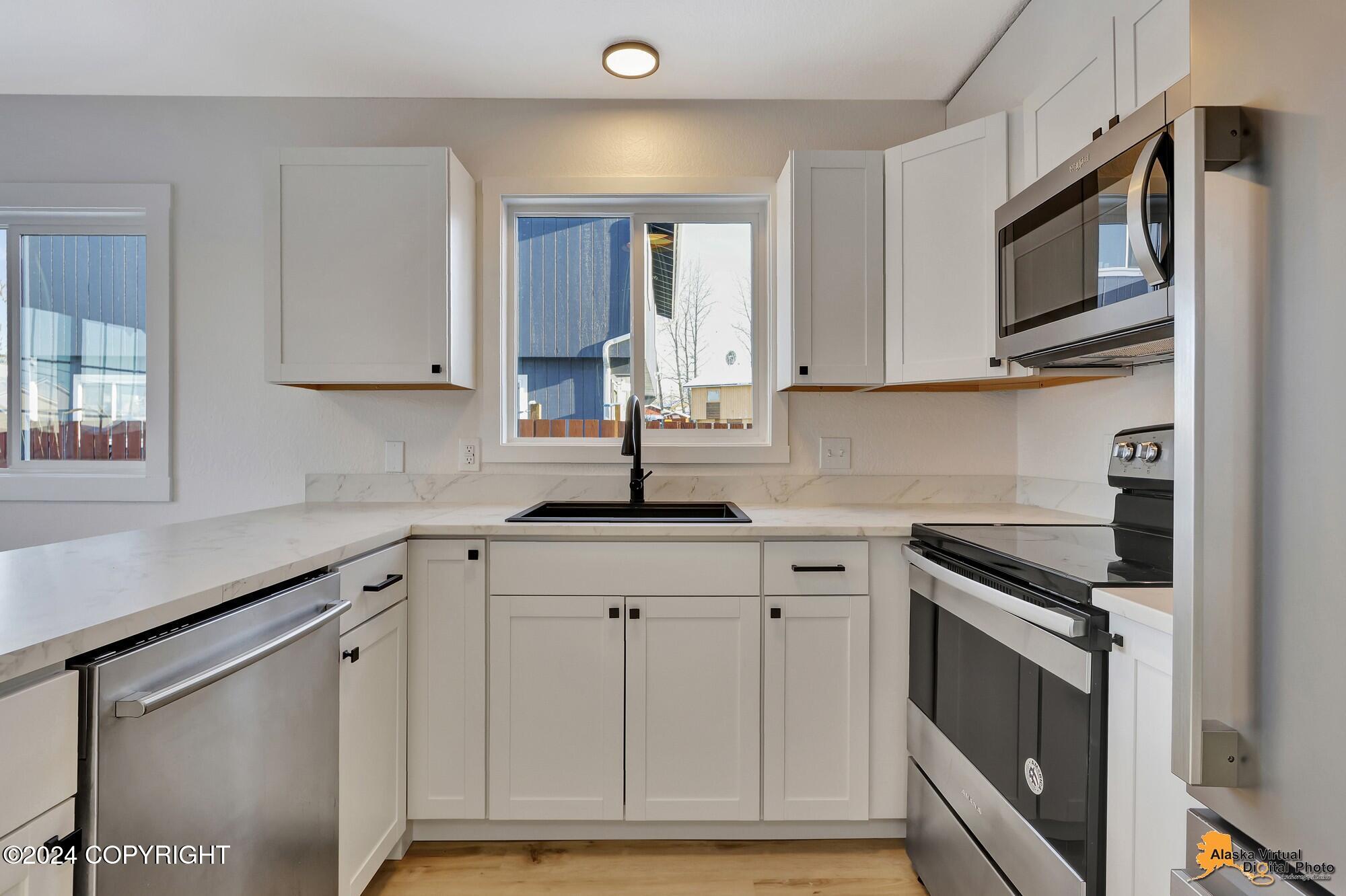 7608 Snow View Drive