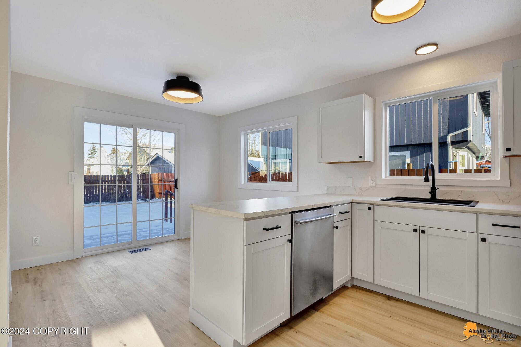 7608 Snow View Drive