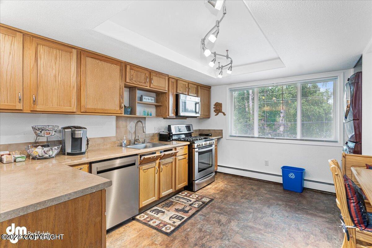 2703 Klamath Drive