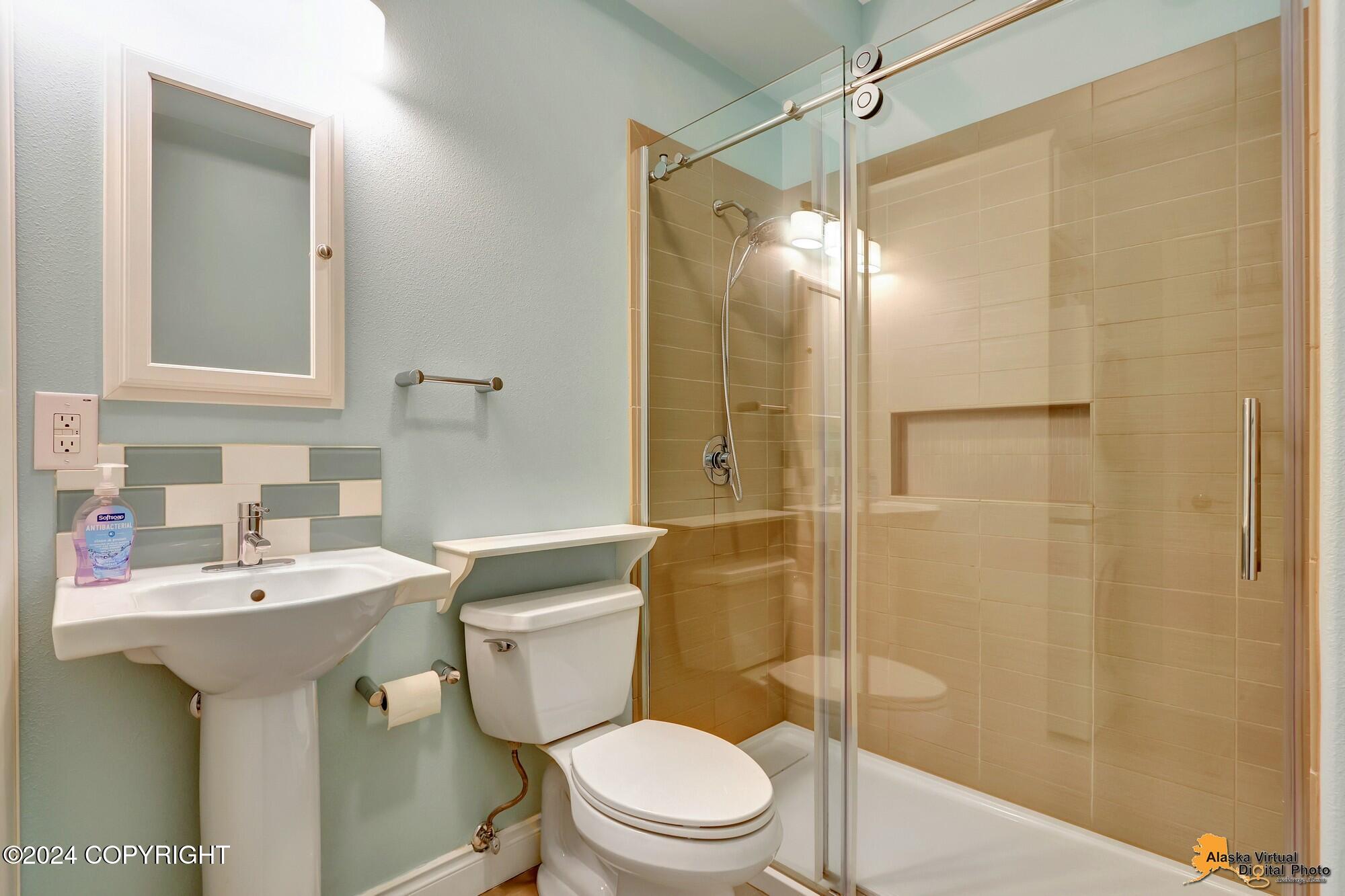 5522 Woodshire Circle
