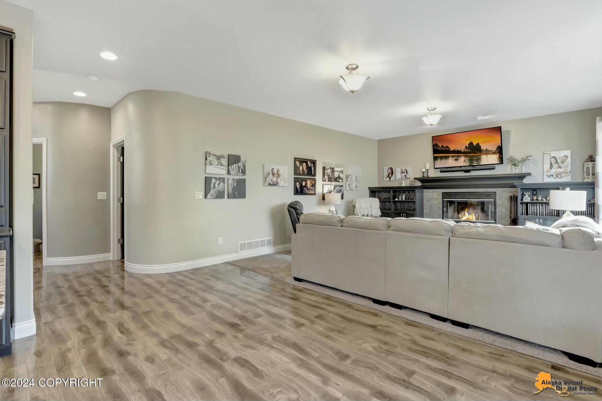 5522 Woodshire Circle