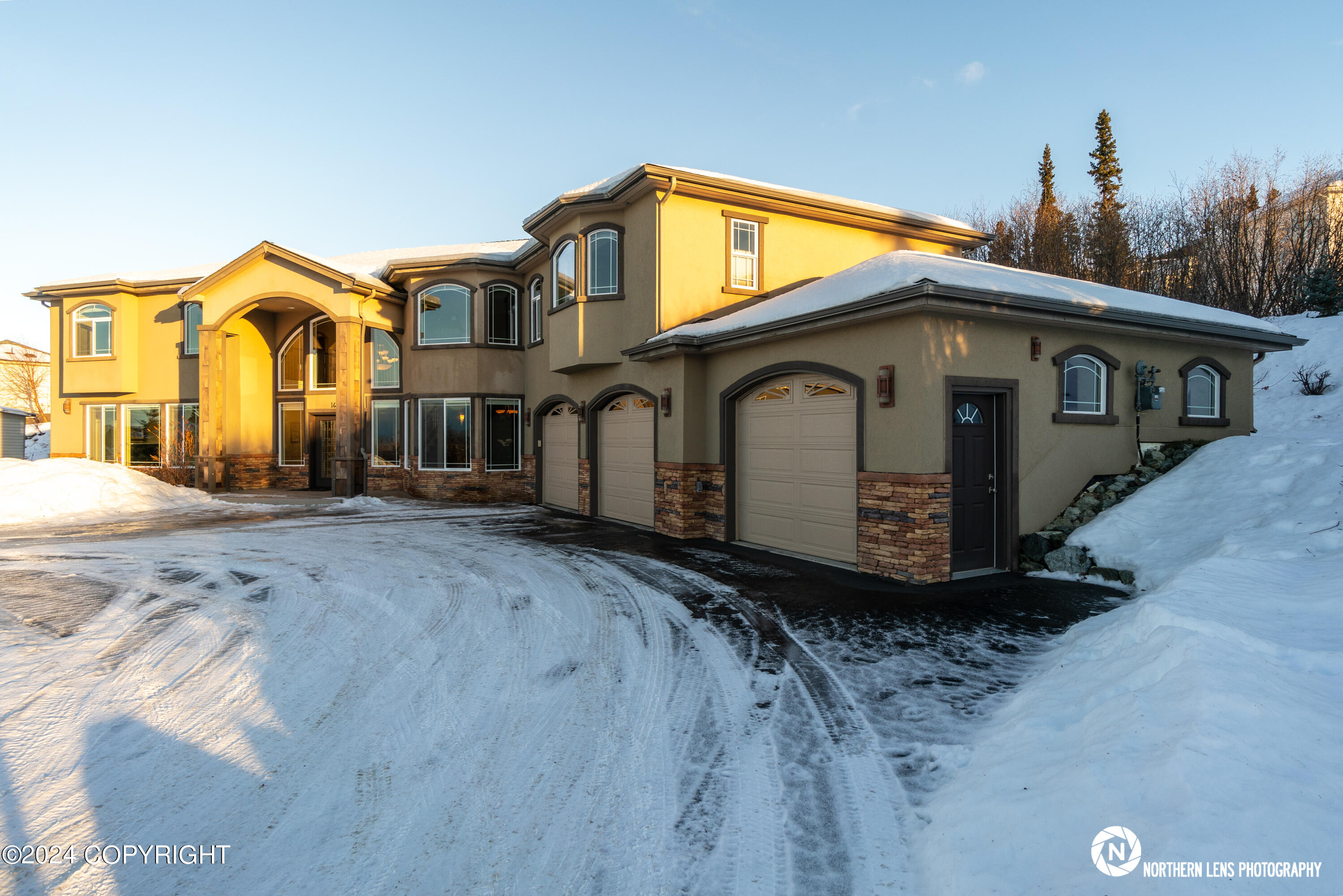 16701 Woods Pointe Circle